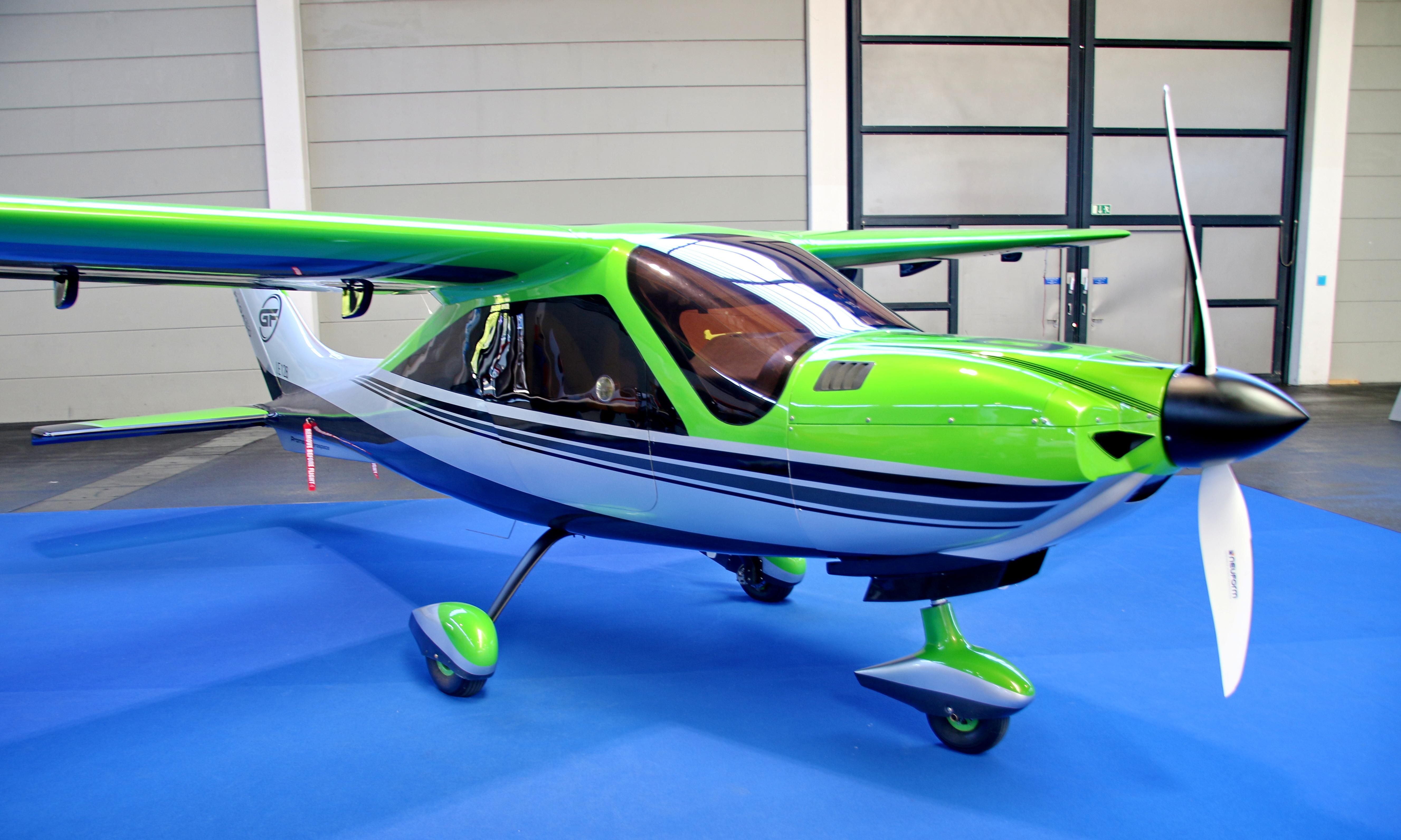 I-E128 photo, click to enlarge