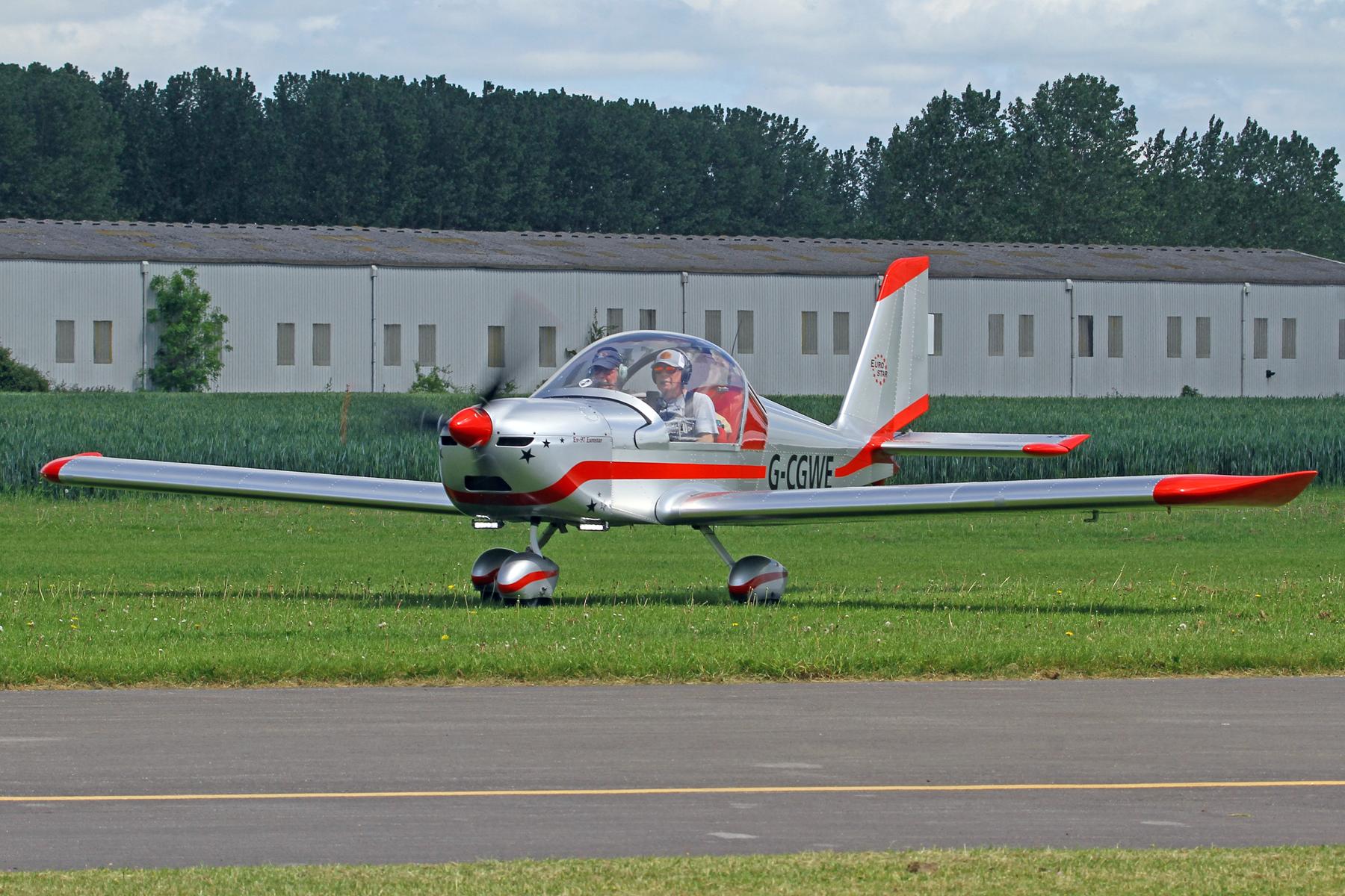 G-CHMW photo, click to enlarge