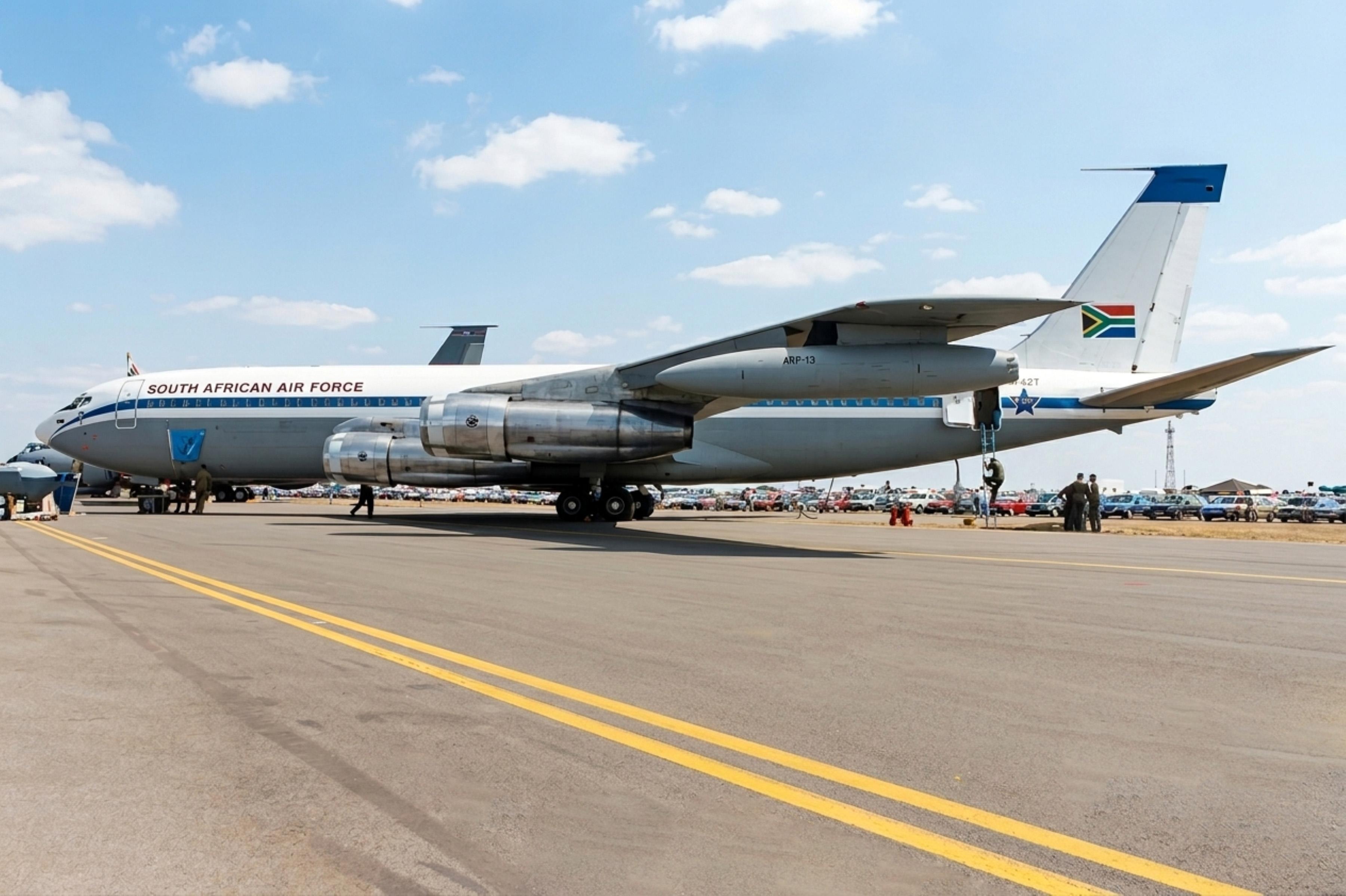 AF-617 @ EGVA - AF-617 1968 Boeing 707-328C SAAF IAT  - by PhilR