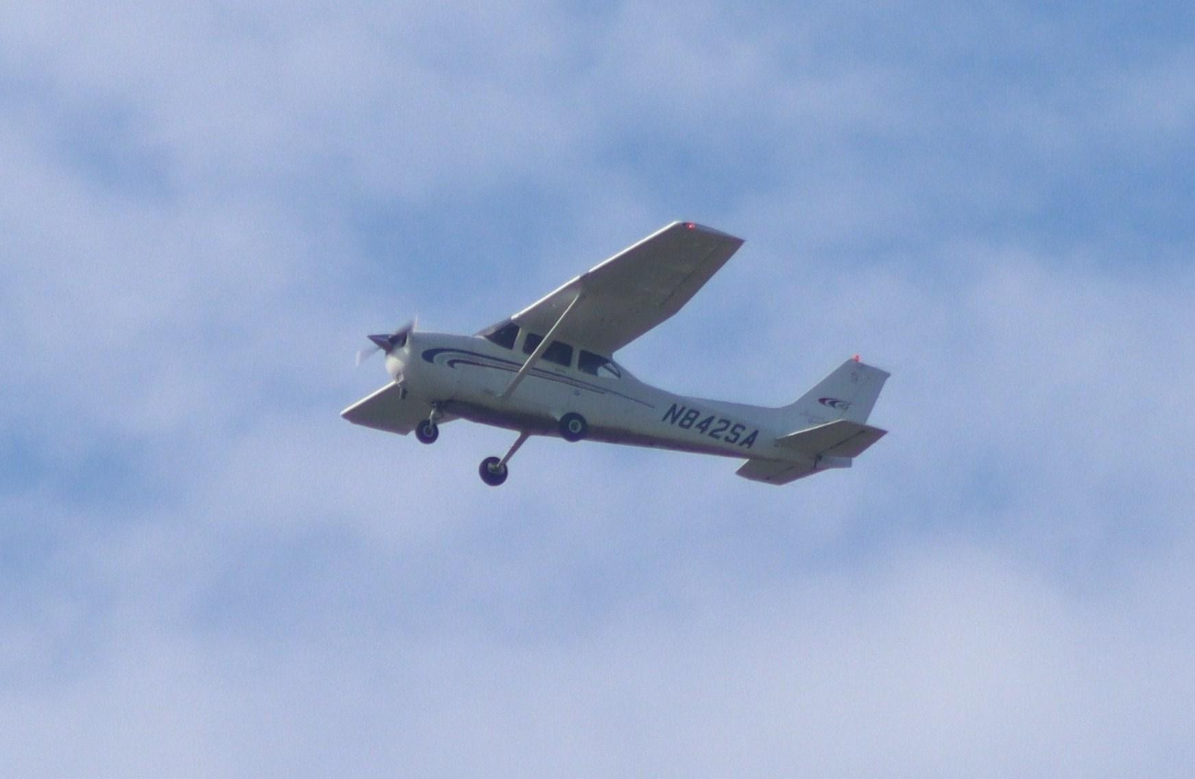 N842SA @ KRFD - Cessna 172S - by MarkPasqualino
