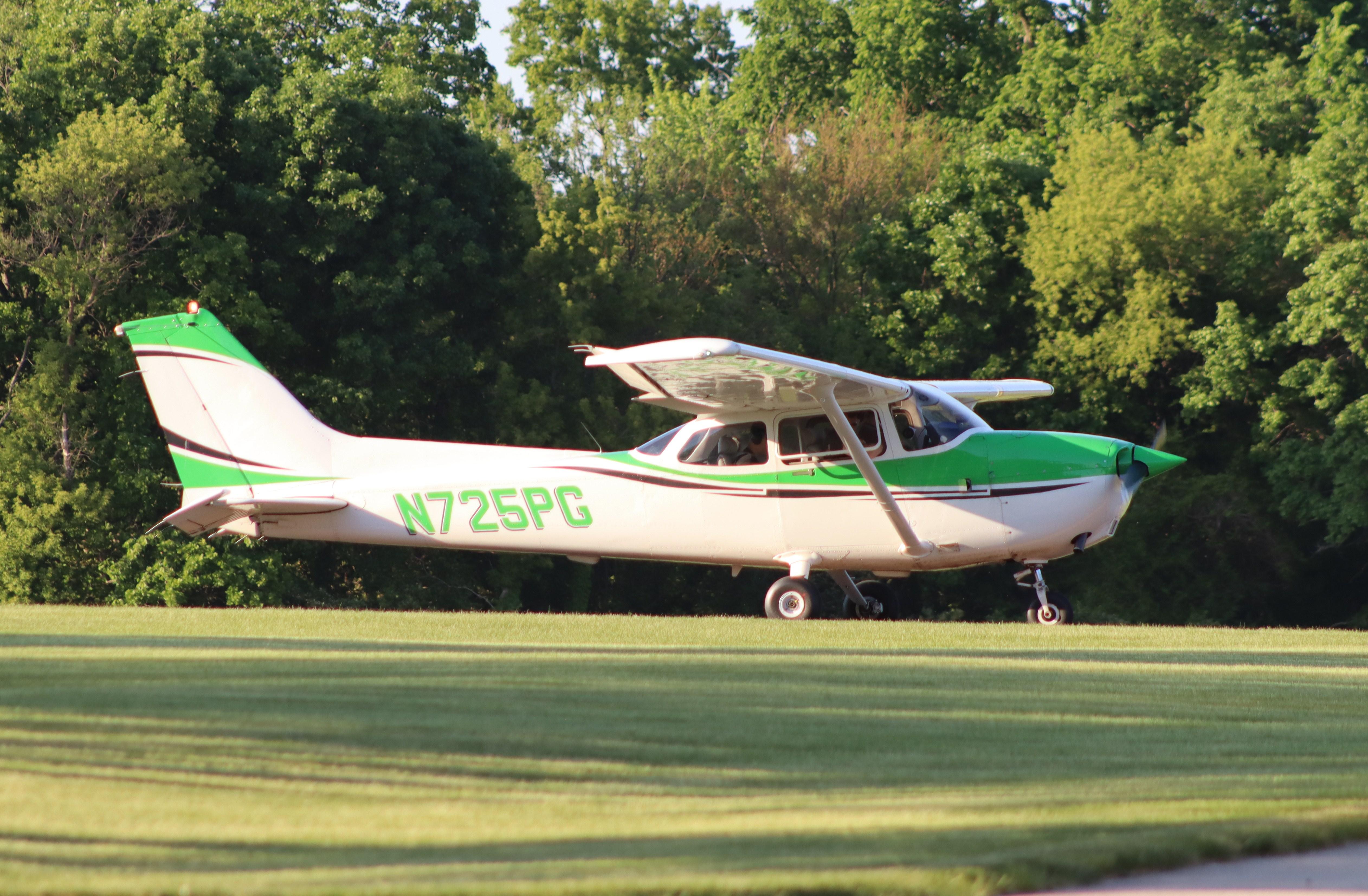 N725PG @ C77 - Cessna 172S - by MarkPasqualino