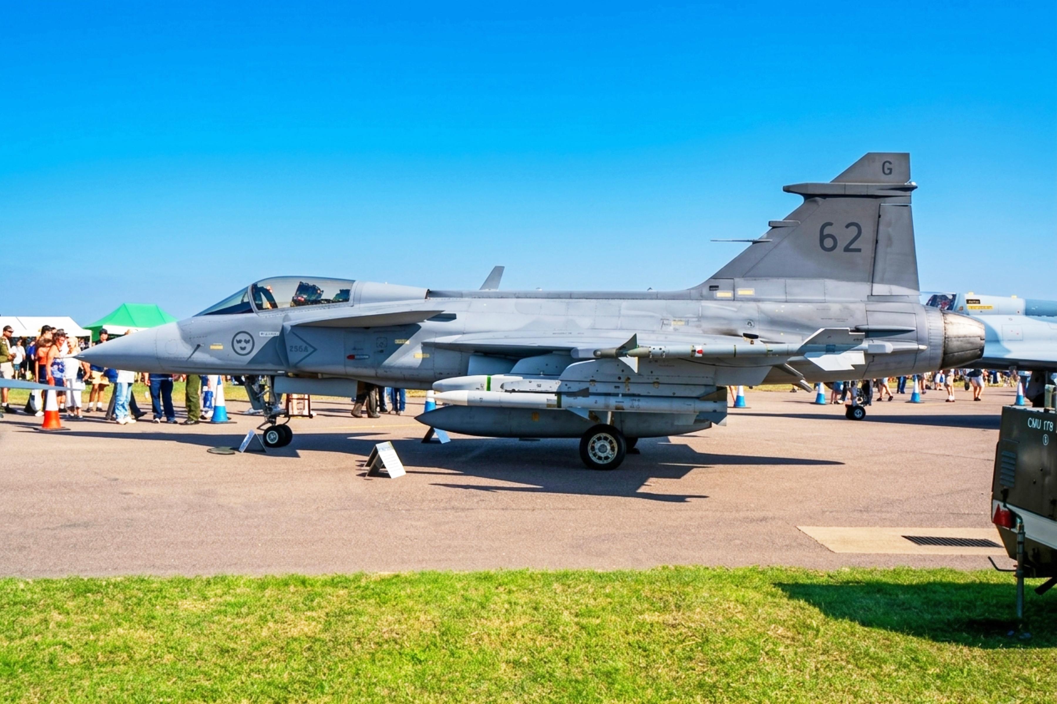 39166 @ EGXJ - 62 Saab JAS39 Gripen RSwAF RIAT Cottesmore
 - by PhilR