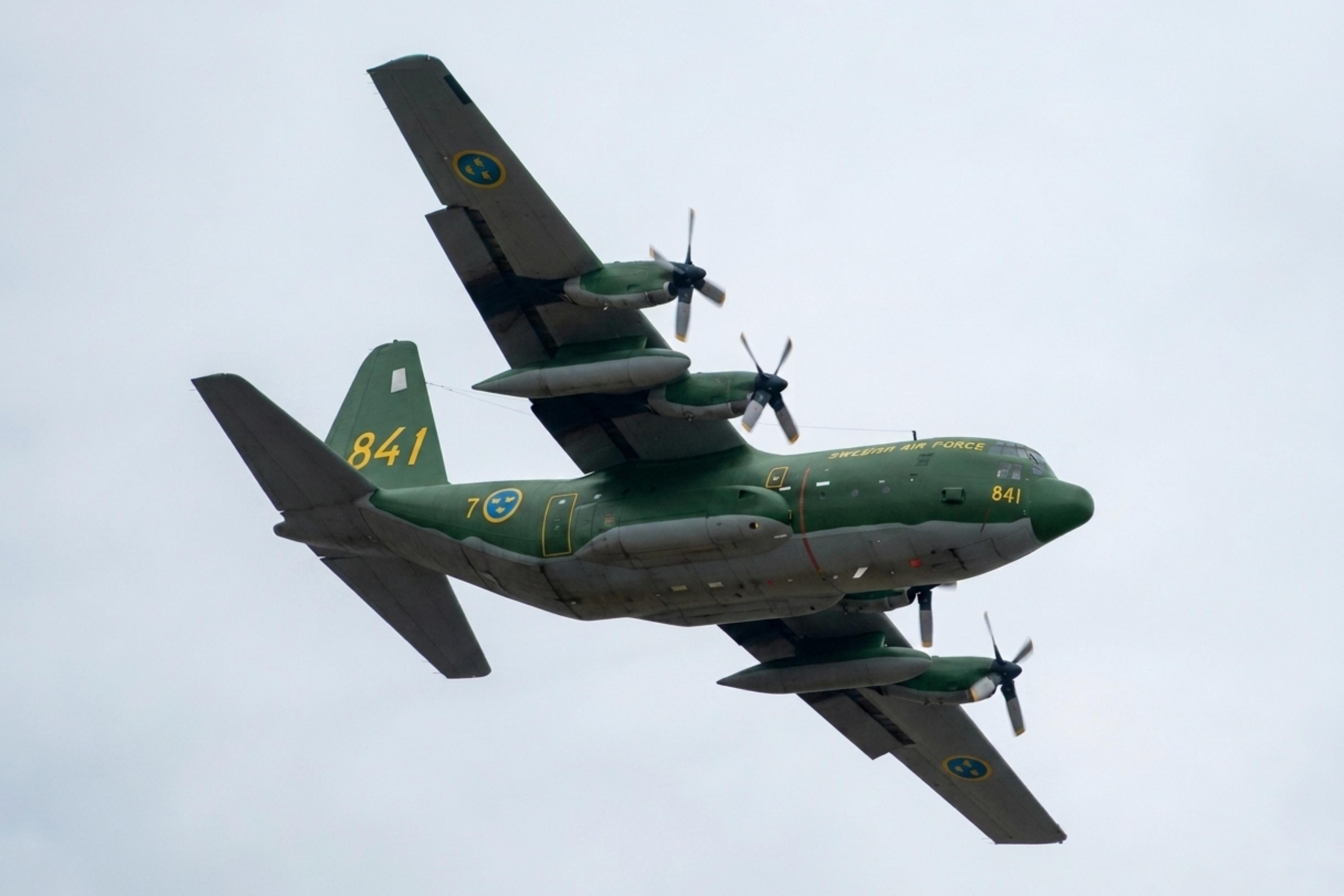 84001 @ EGVA - 841 1964 Lockheed C-130H Hercules RSwedAF IAT
 - by PhilR