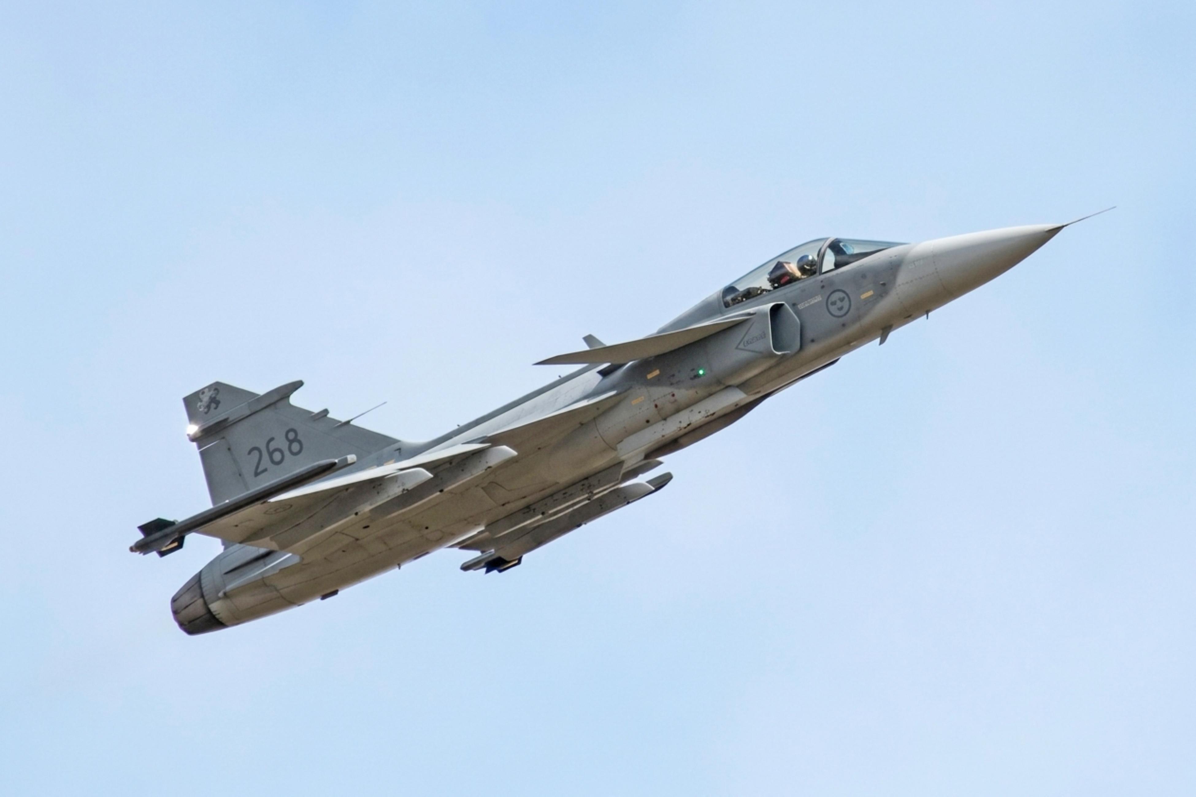36268 @ EGVA - 36268 Saab JAS 39C Gripen RSweAF RIAT Fairford
 - by PhilR