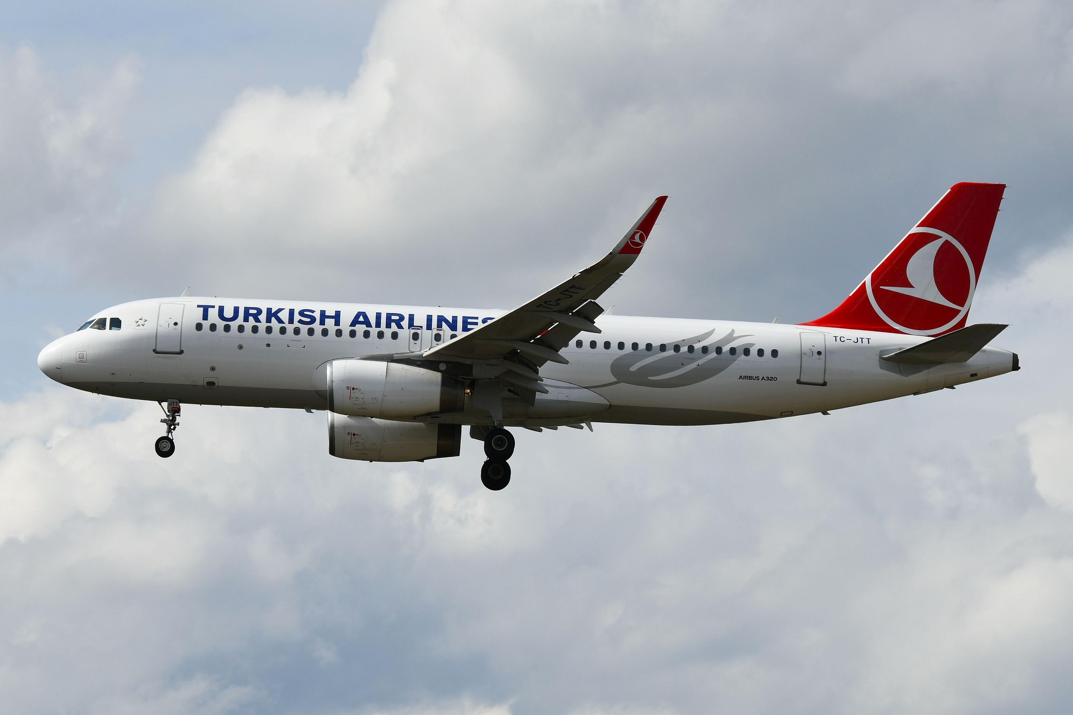 TC-JTT @ EDDF - Turkish A320 arriving on at Ajet flight from SAW - by FerryPNL