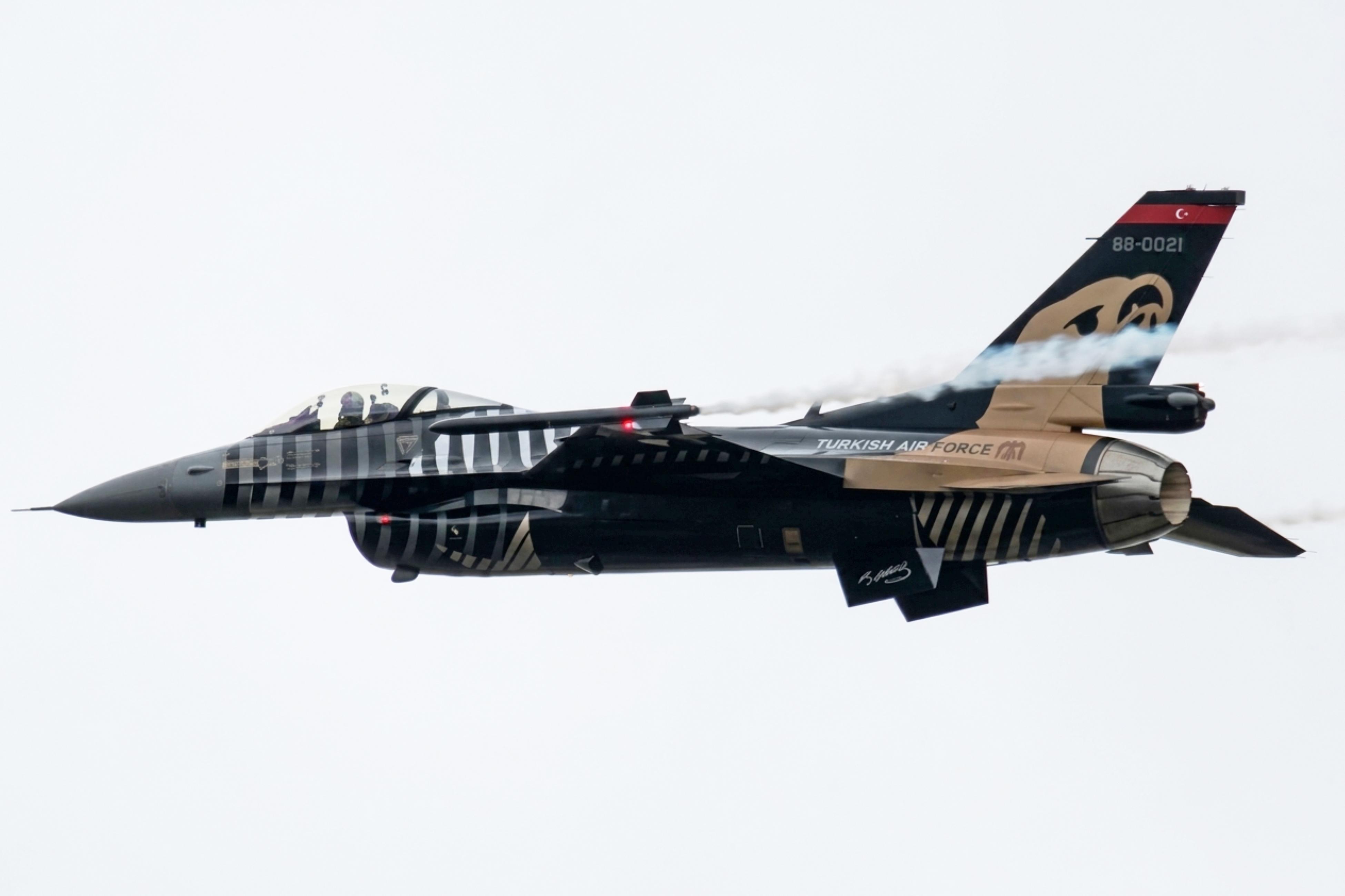 88-0021 @ EGVA - 88-0021 Lockheed Martin F-16C Fighting Falcon Turkish Air Force RIAT RAF Fairford 
 - by PhilR