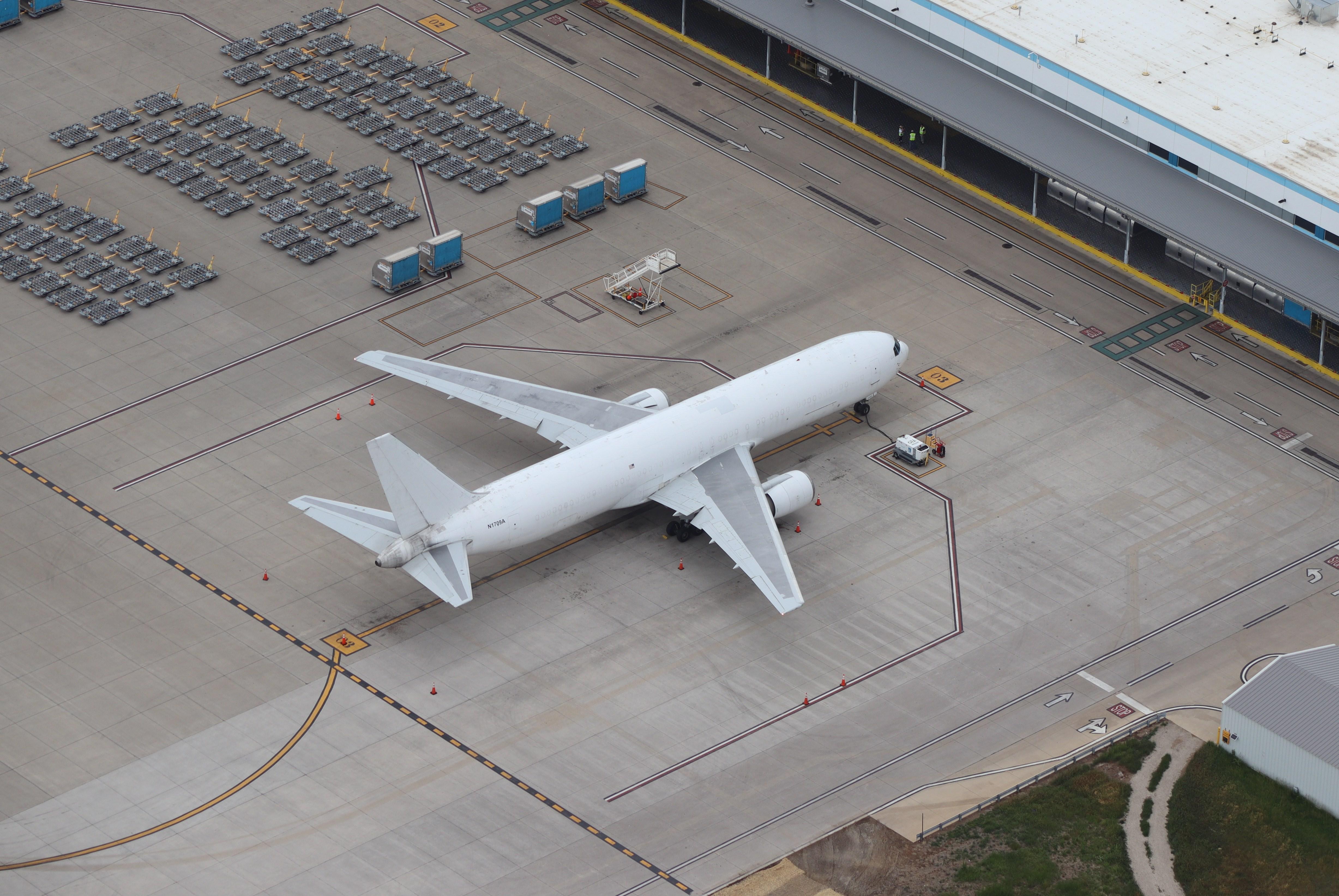 N1709A @ KRFD - Boeing 767-375 - by MarkPasqualino
