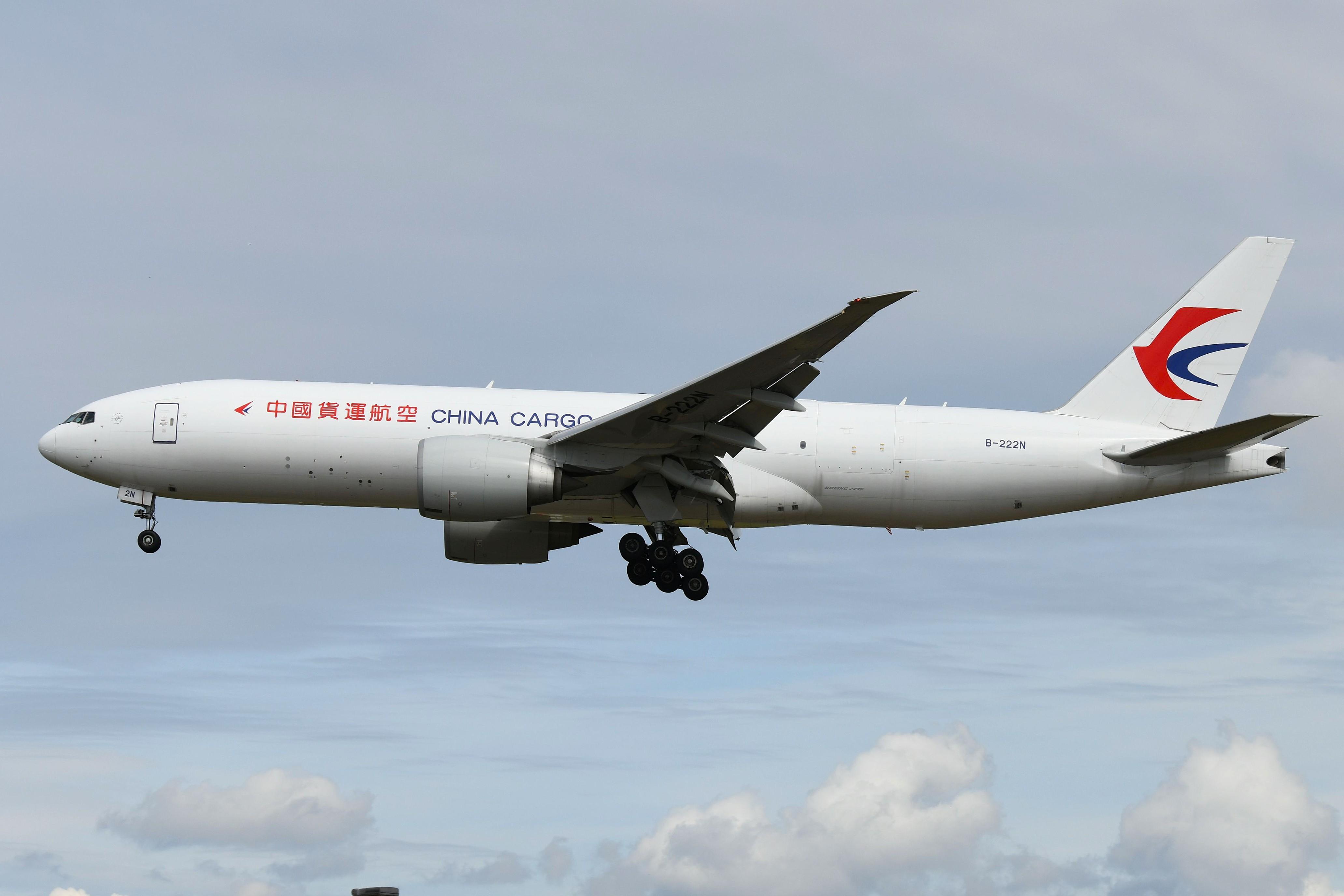 B-222N @ FRA - Arrival of China Cargo B777F - by FerryPNL