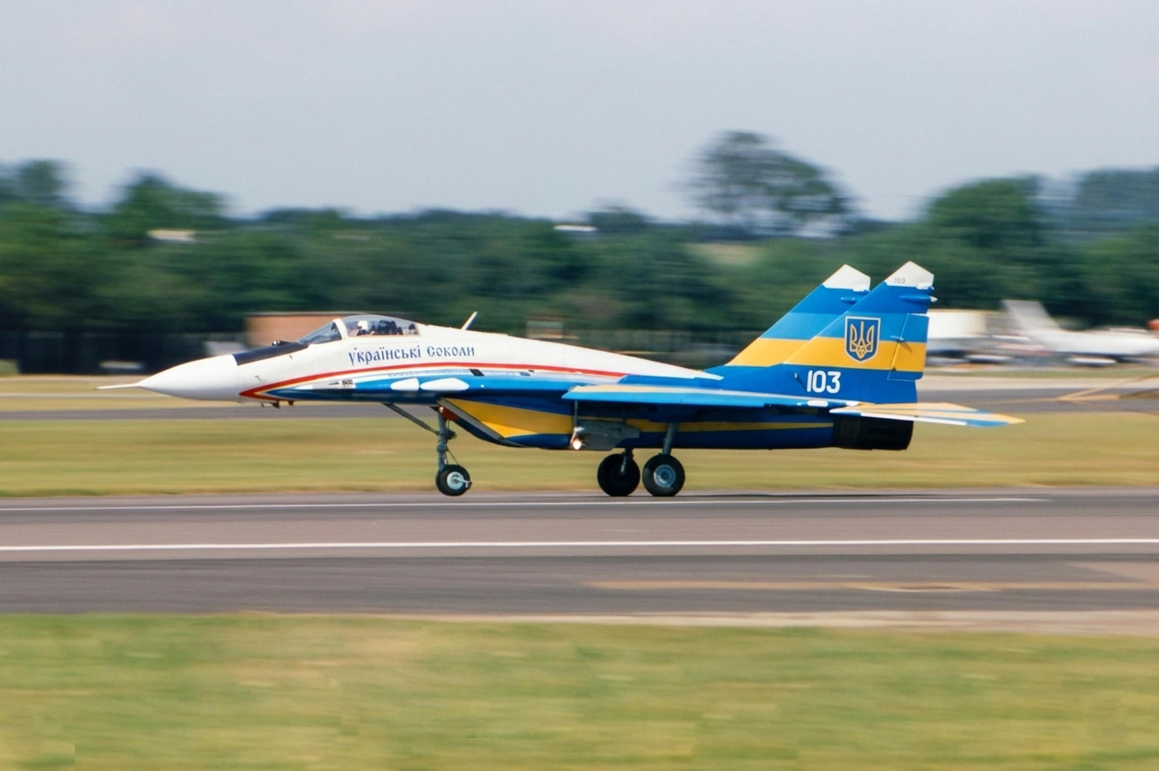 58 @ EGVA - 103 MiG-29A Fulcrum UkrainianAF RIAT 07.97.jpg - by PhilR