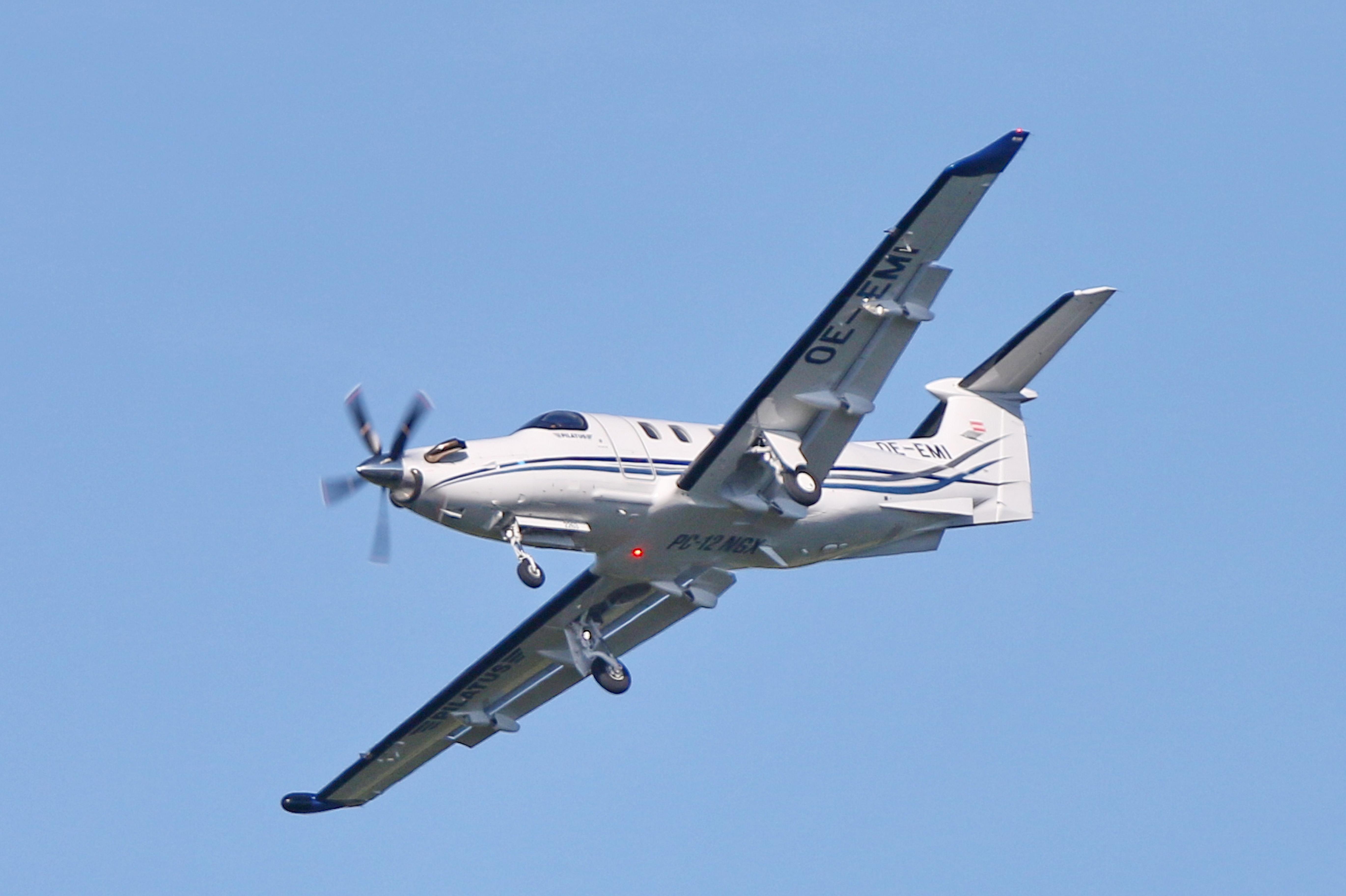 OE-EMI photo, click to enlarge