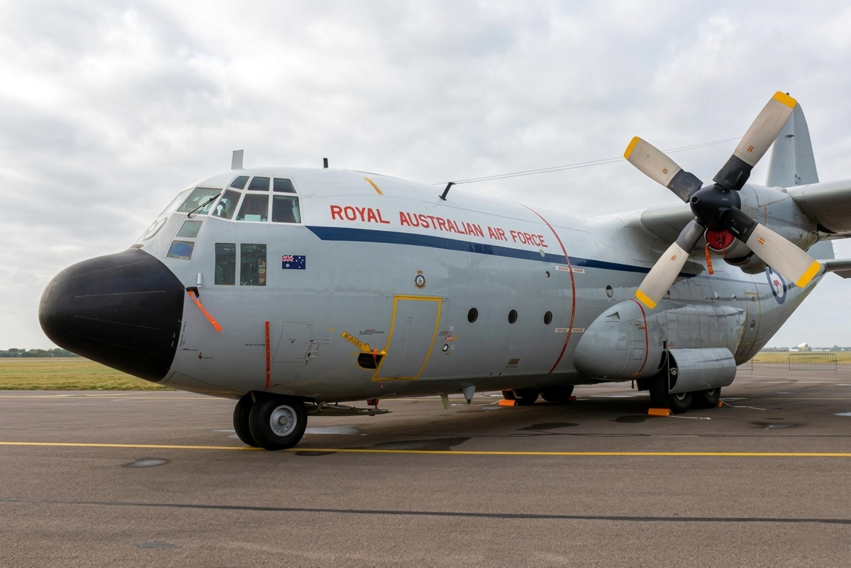 A97-160 @ EGVA - A97-160 Lockheed C-130E Hercules RAAF IAT 07.94.jpg
 - by PhilR