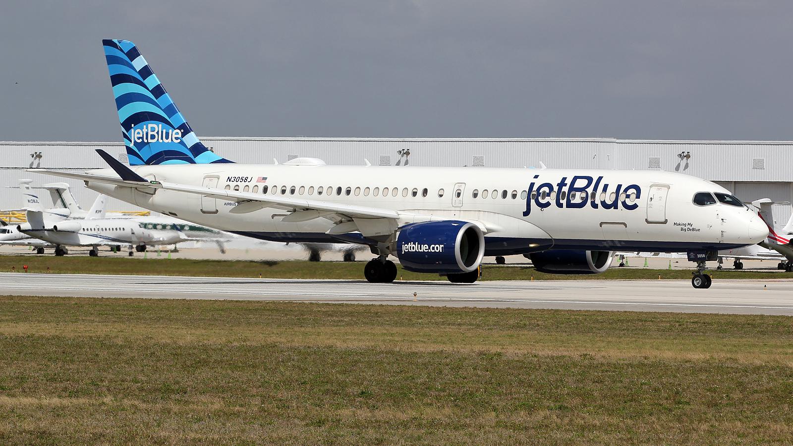 N3058J @ FLL - at fll - by Ronald