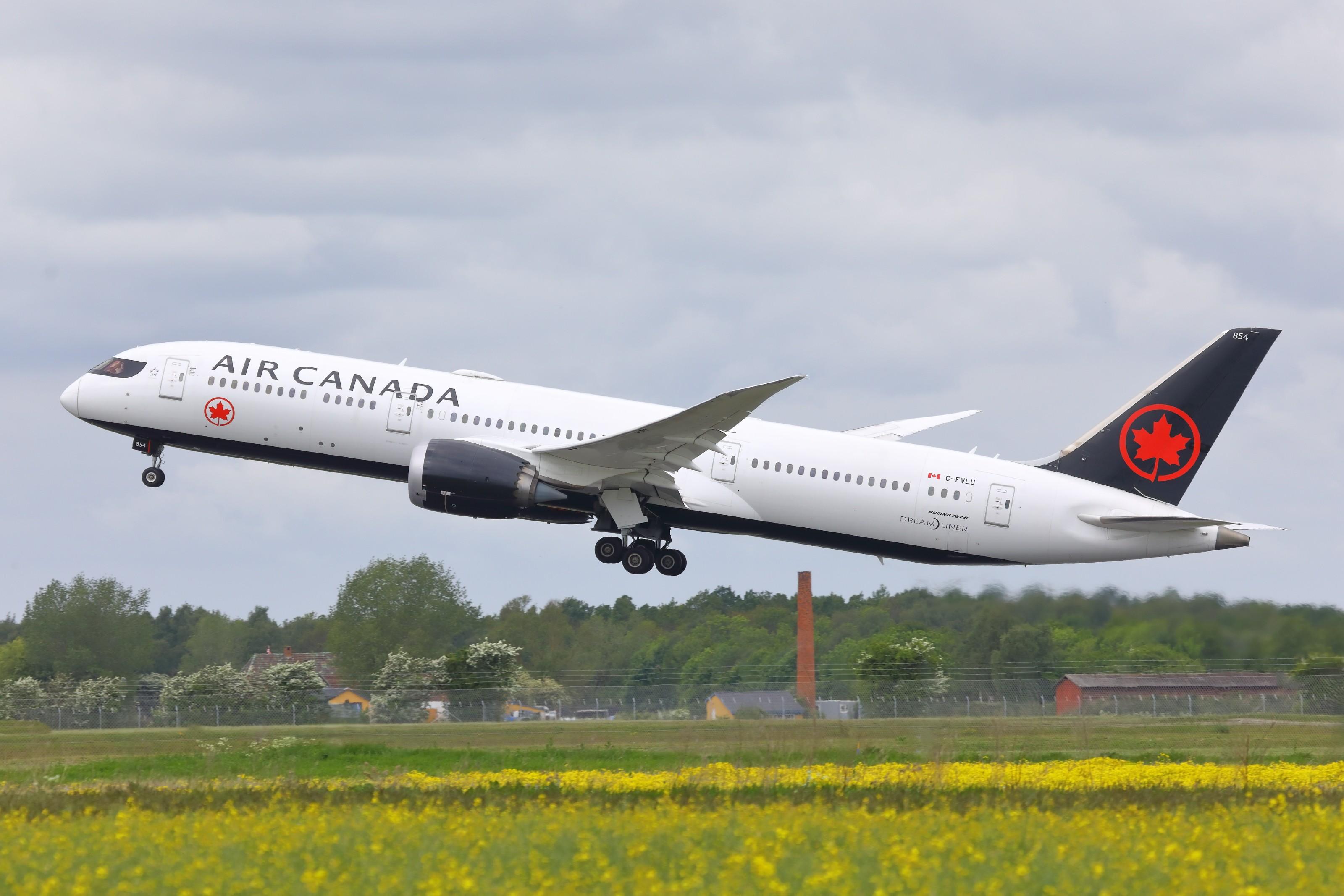 C-FVLU photo, click to enlarge