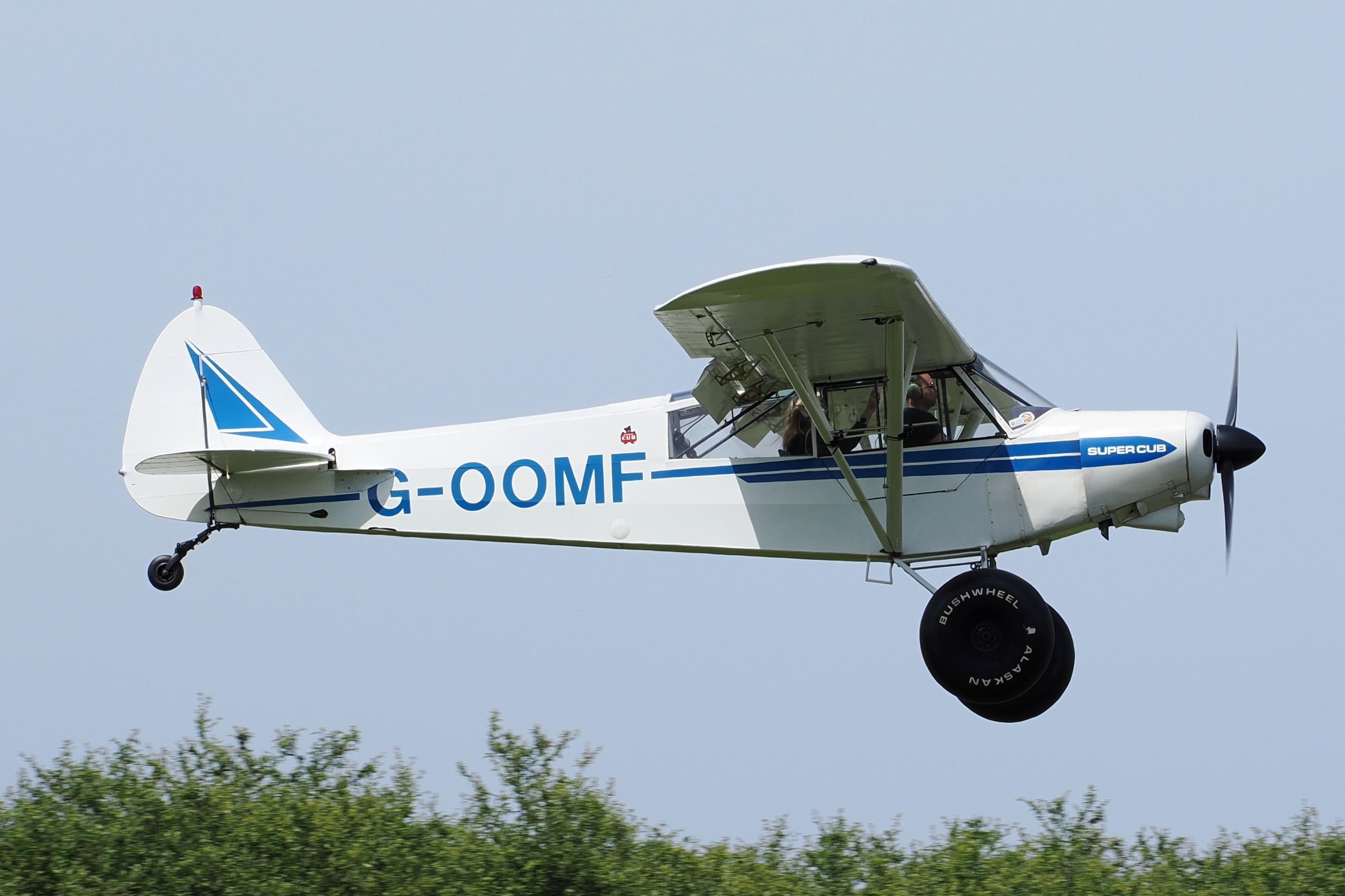 G-OOMF @ X3CX - Landing at Northrepps. - by Graham Reeve