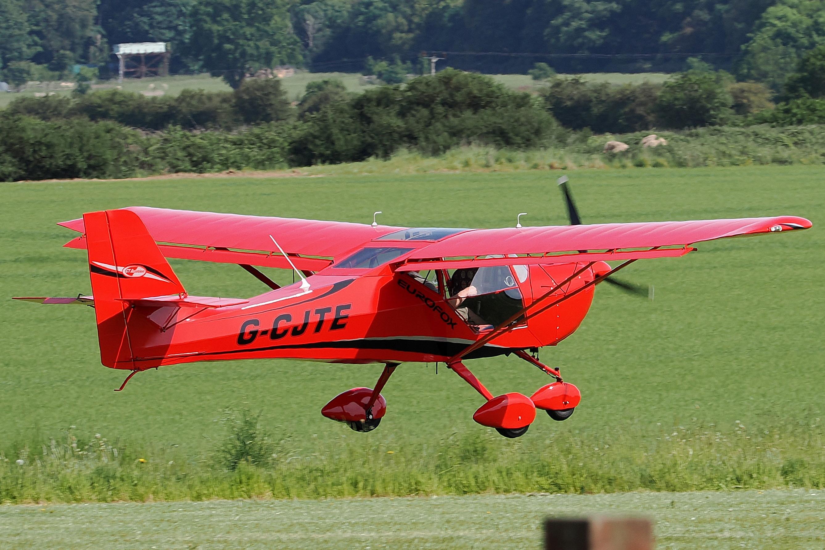 G-CJTE @ X3CX - Landing at Northrepps. - by Graham Reeve