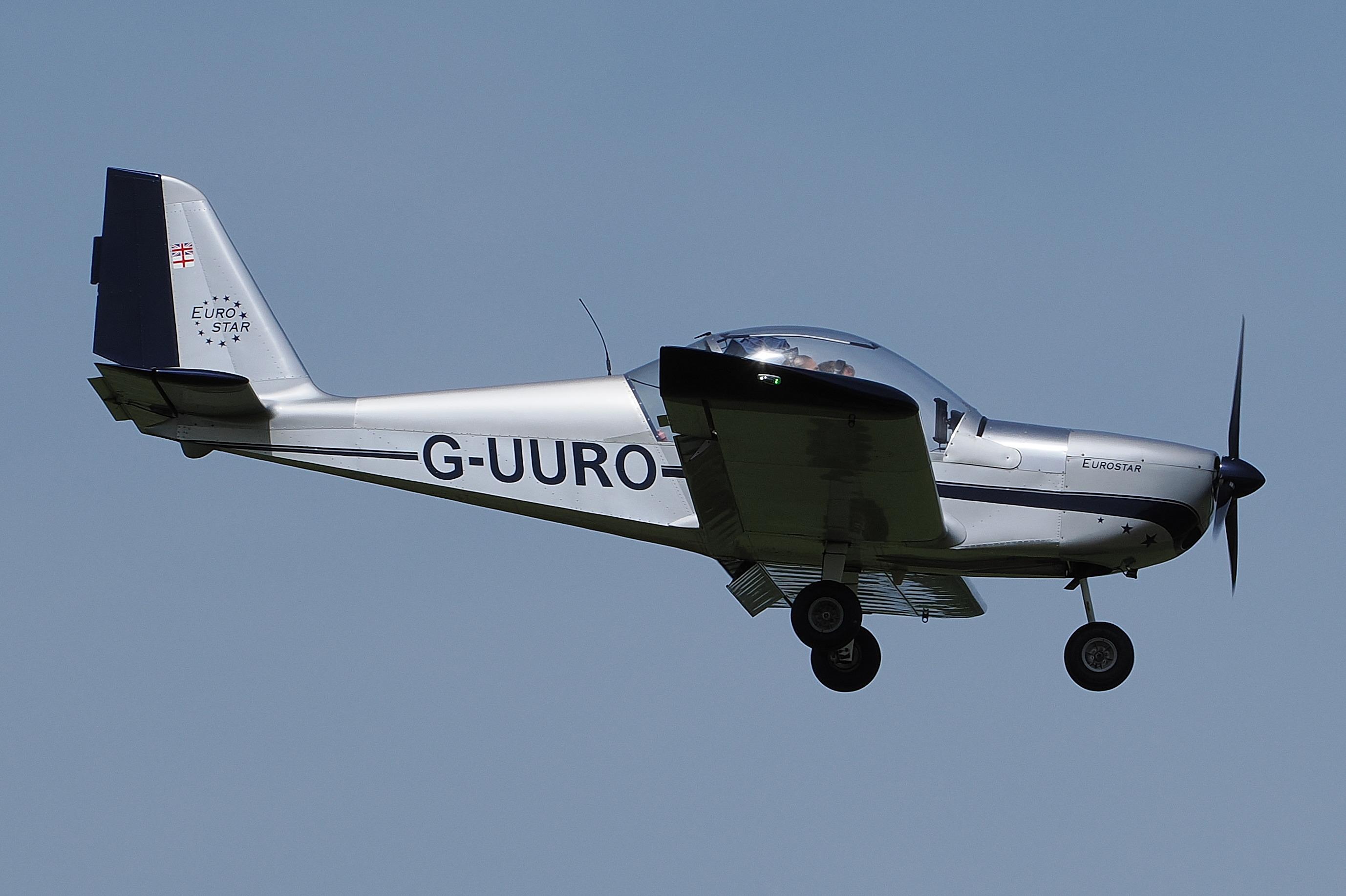 G-UURO @ X3CX - Landing at Northrepps. - by Graham Reeve