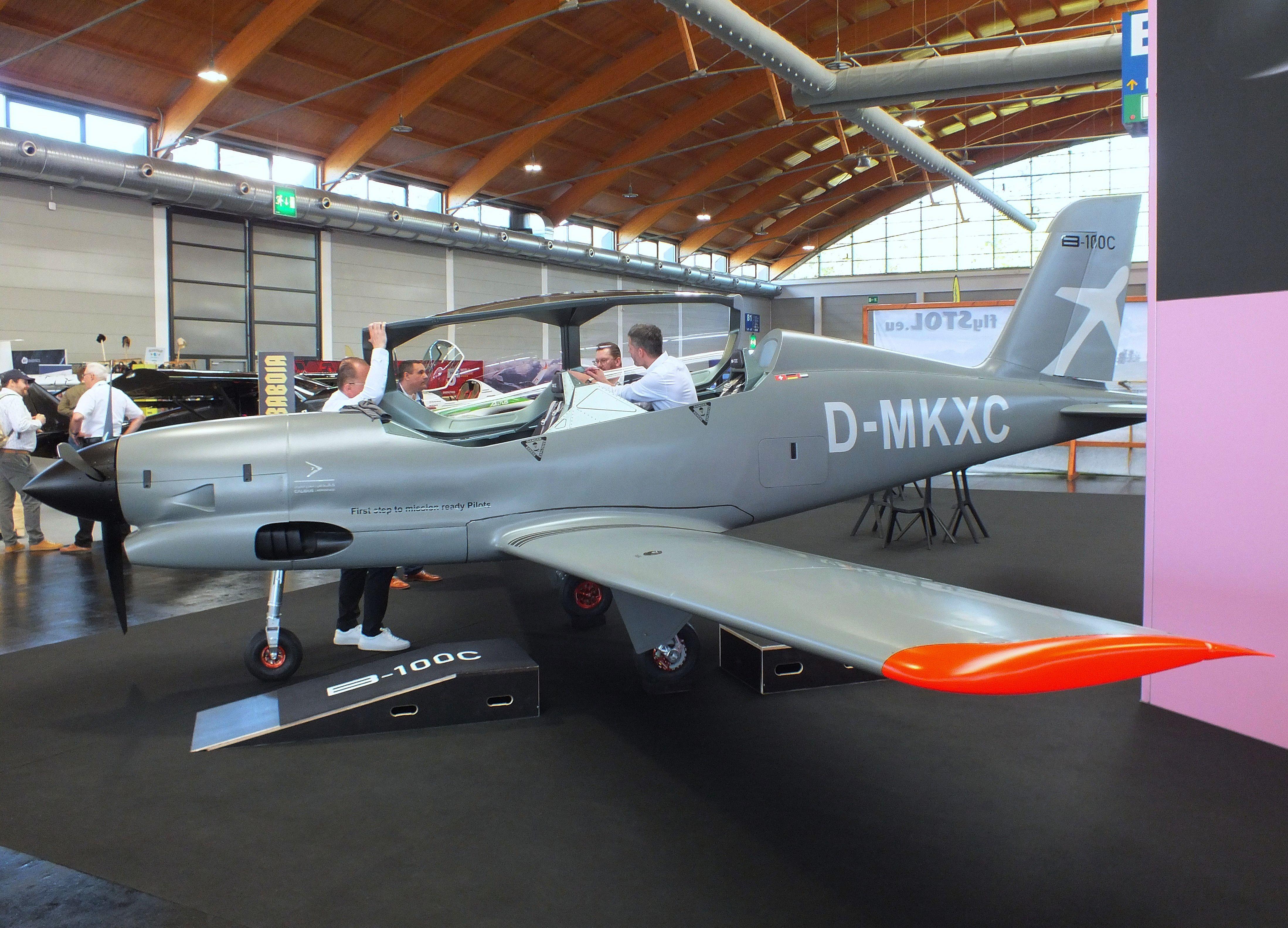 D-MKXC photo, click to enlarge