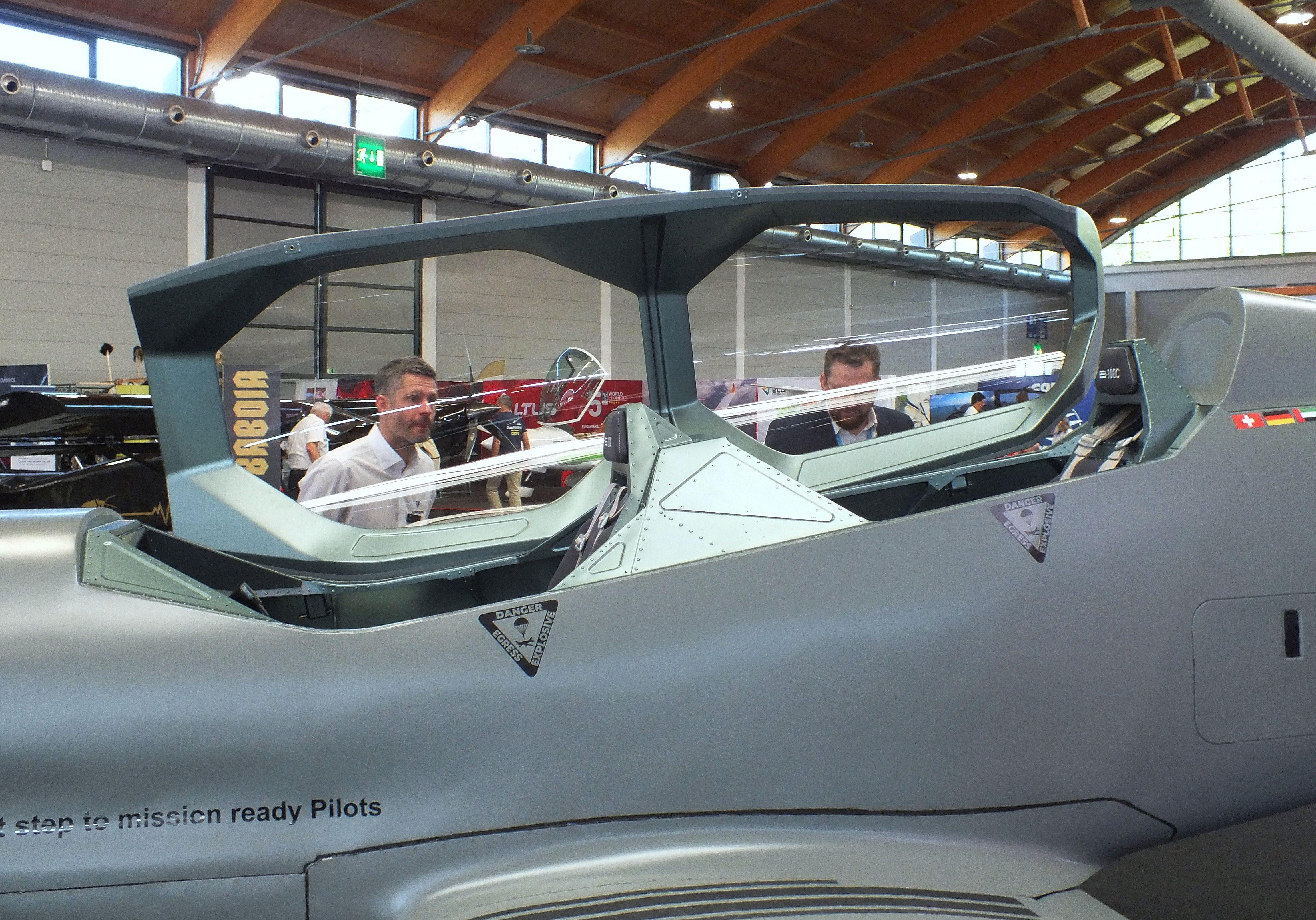 D-MKXC photo, click to enlarge