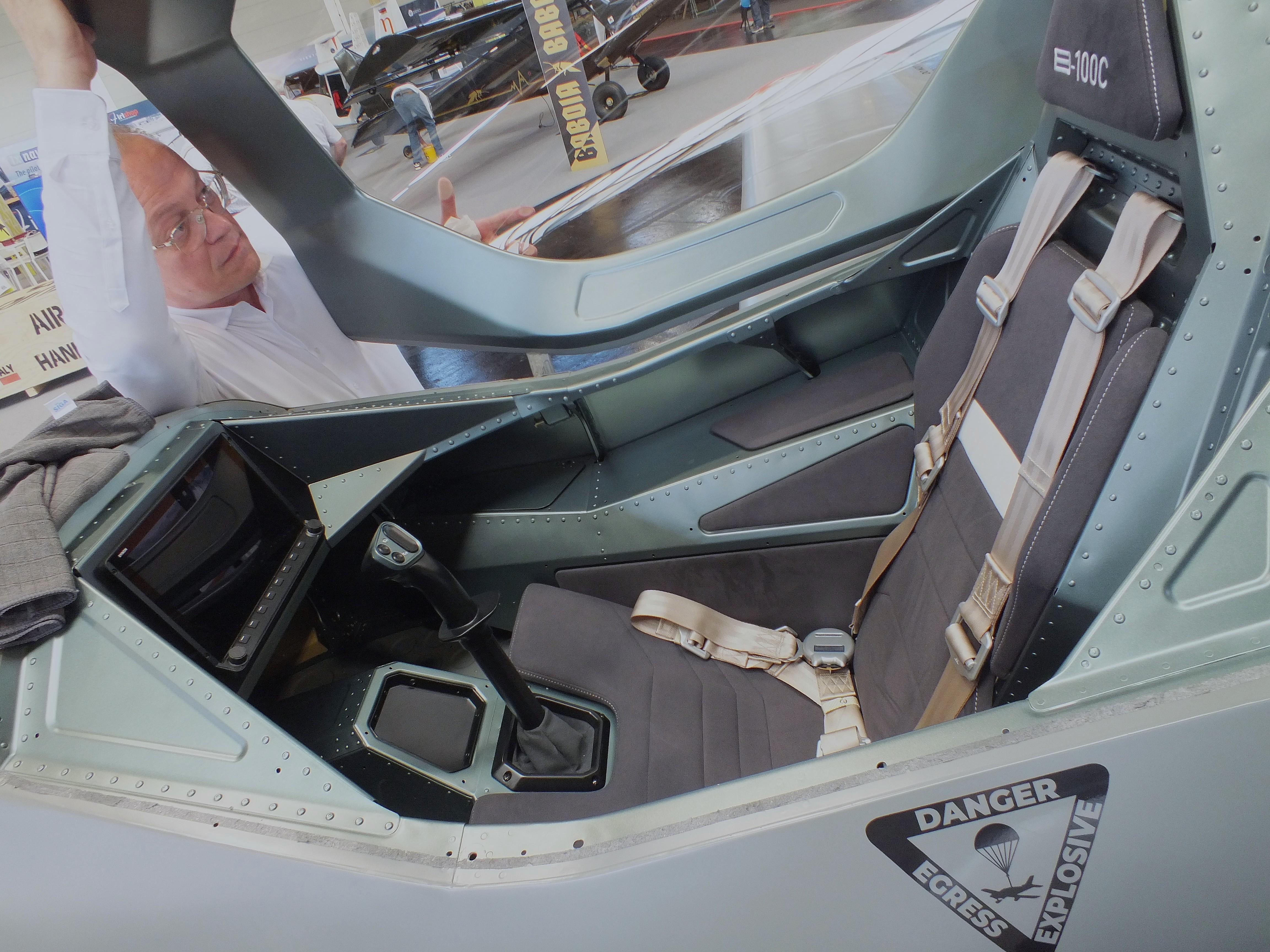 D-MKXC photo, click to enlarge