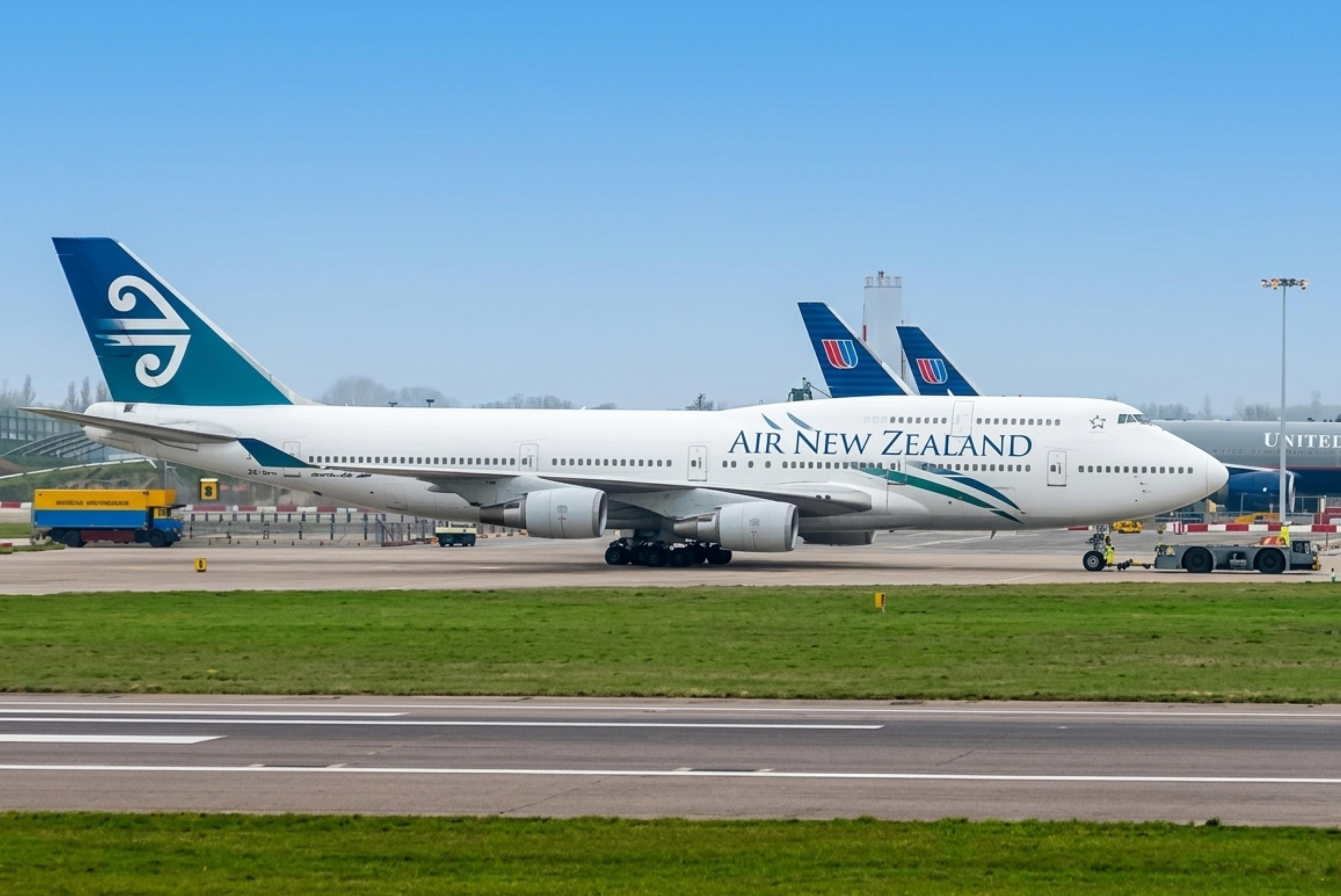ZK-NBU @ EGLL - ZK-NBU 1992 B747-419 Air New Zealand LHR  - by PhilR