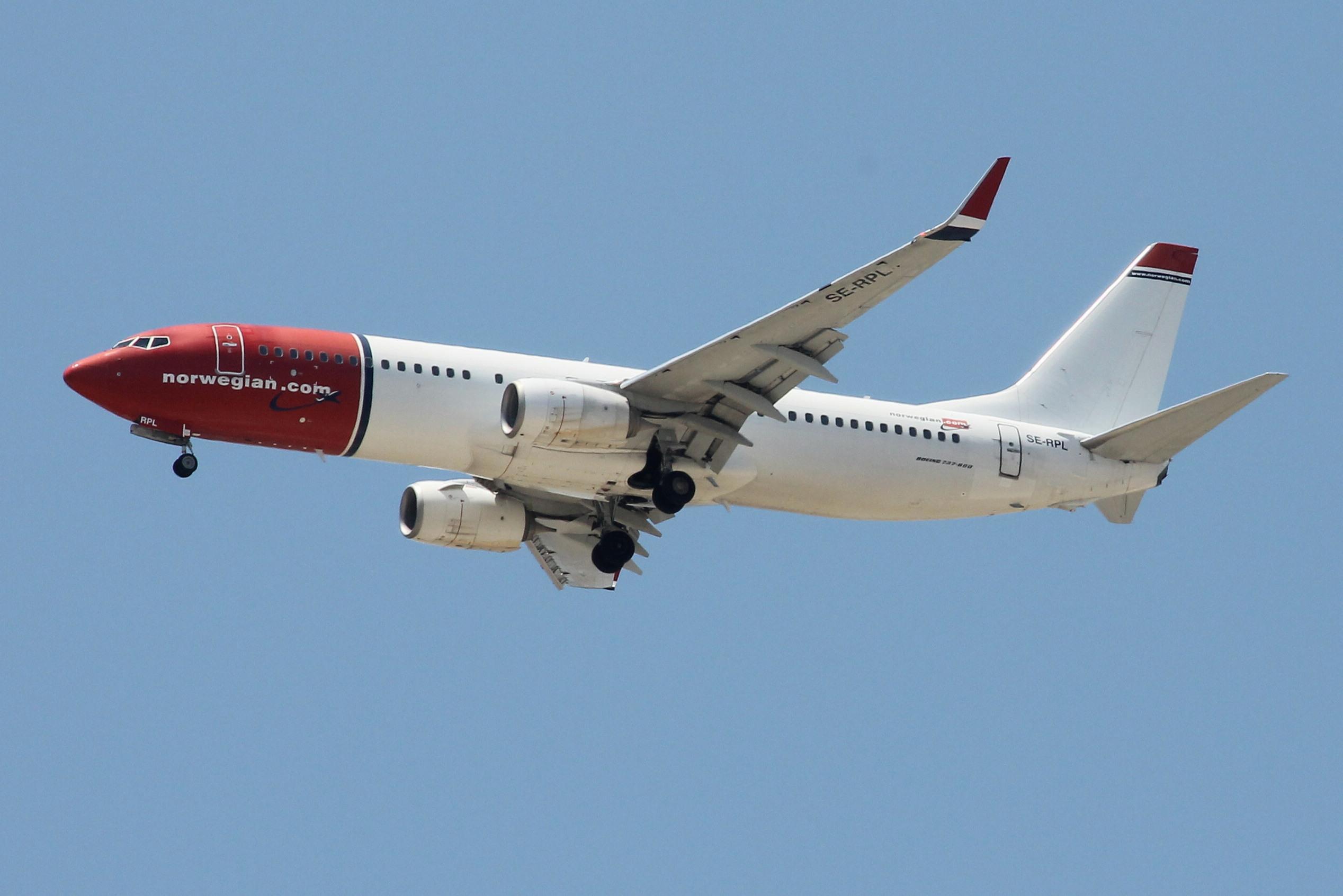 SE-RPL @ LMML - Boeing 737-8JP reg SE-RPL of Norwegian Air Shuttle on approach for RW31 at Malta. - by raymond