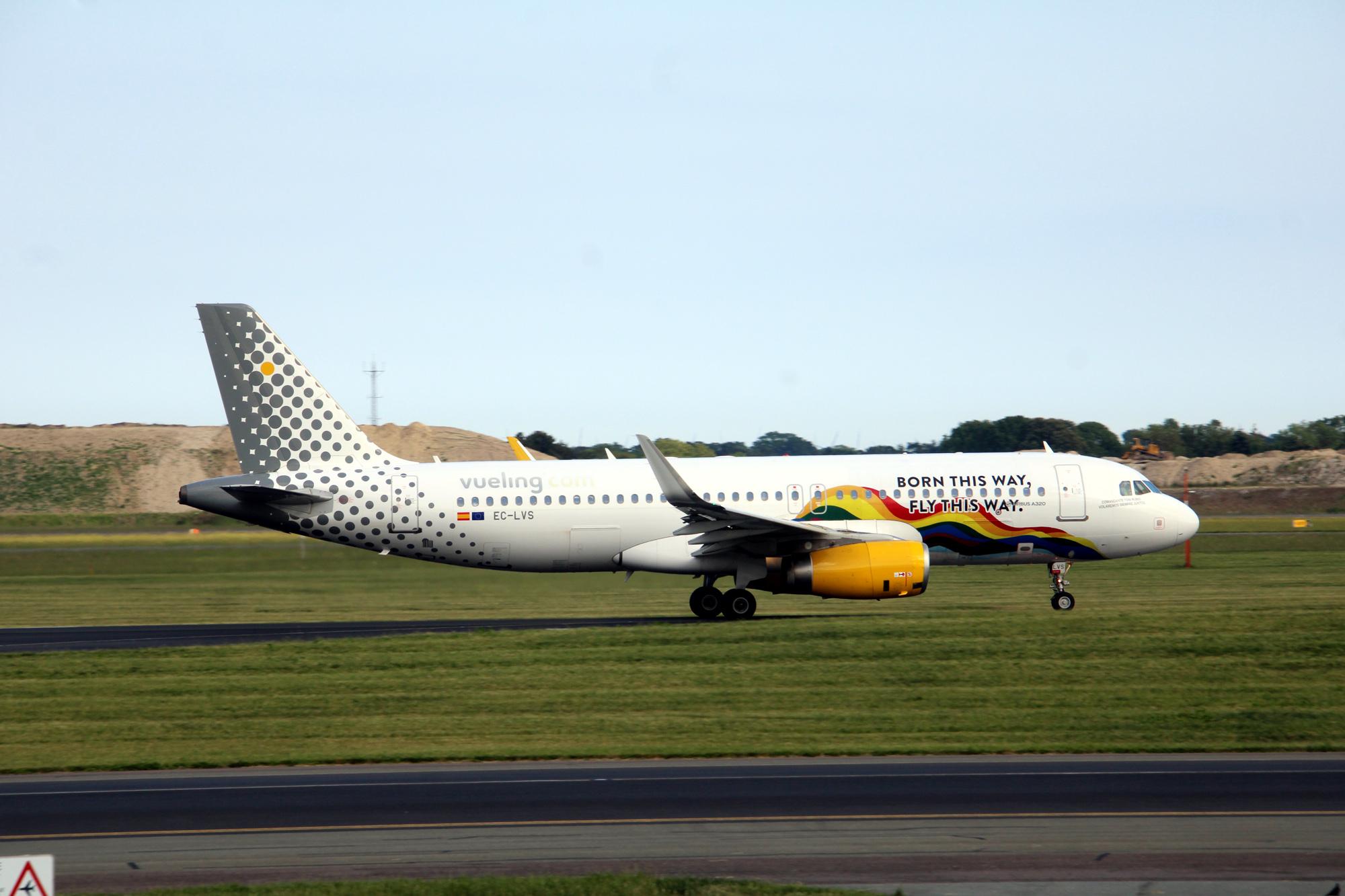 EC-LVS @ EKCH - EC-LVS taking off rw 22R - by Erik Oxtorp
