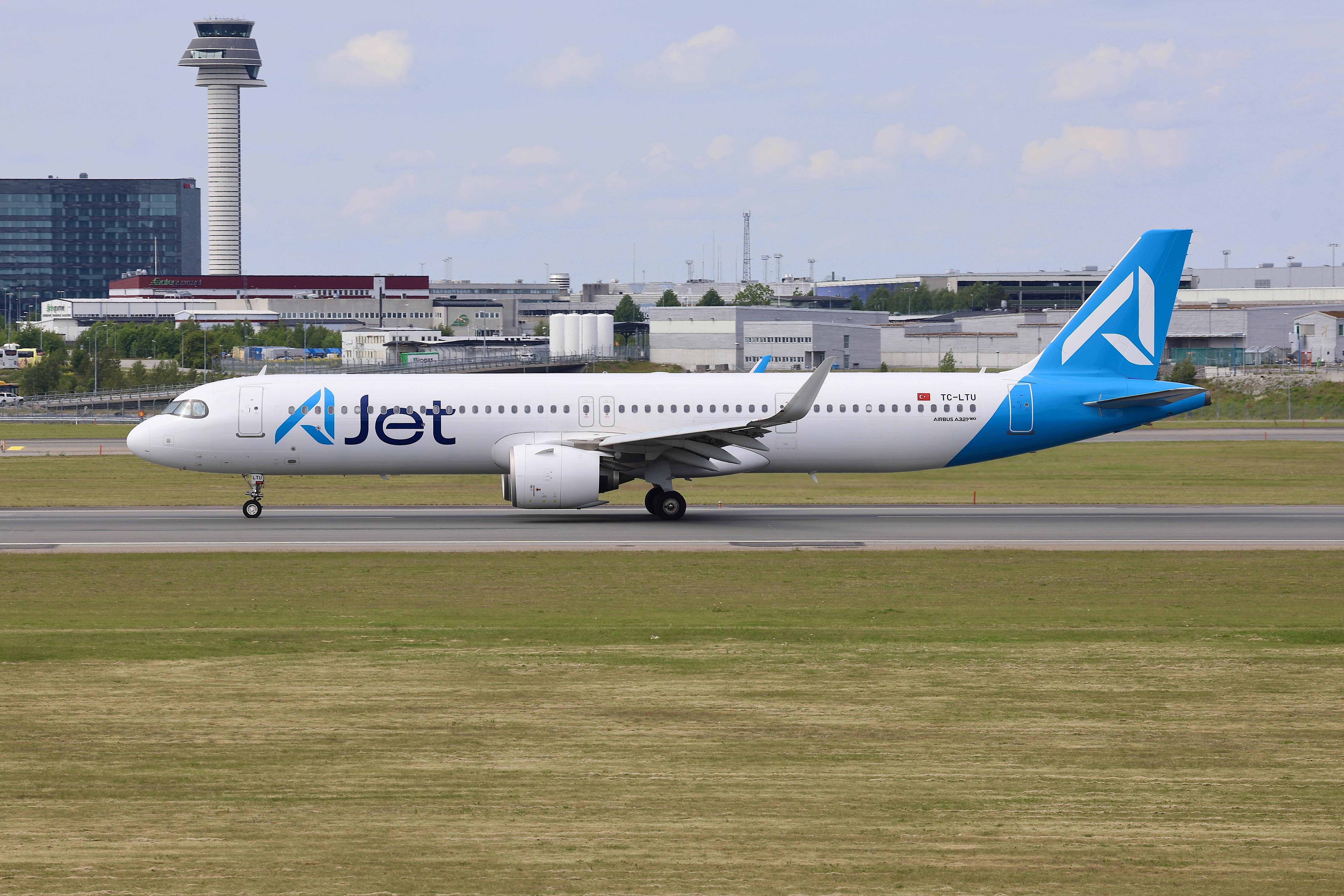 TC-LTU photo, click to enlarge