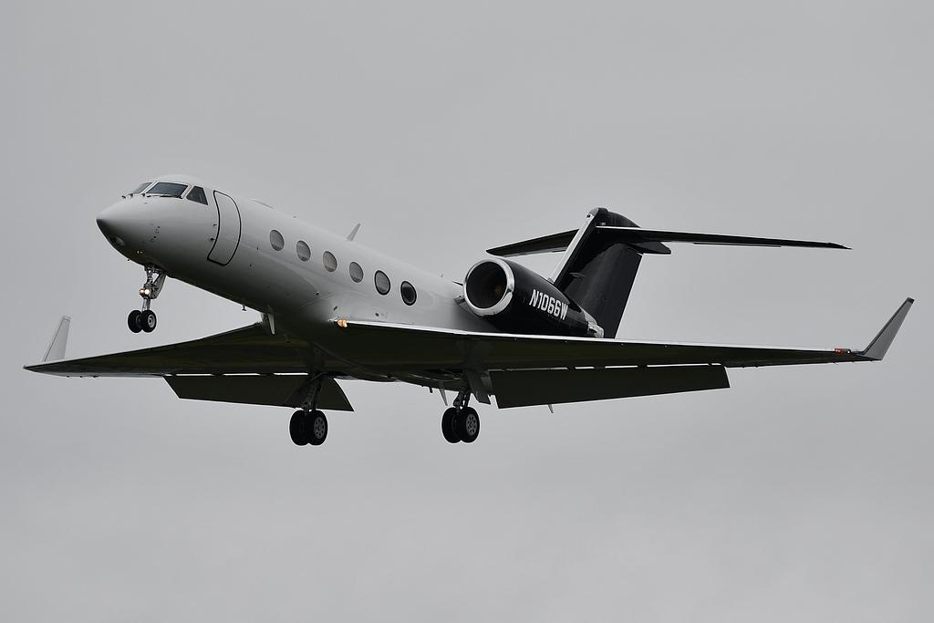N1066W photo, click to enlarge
