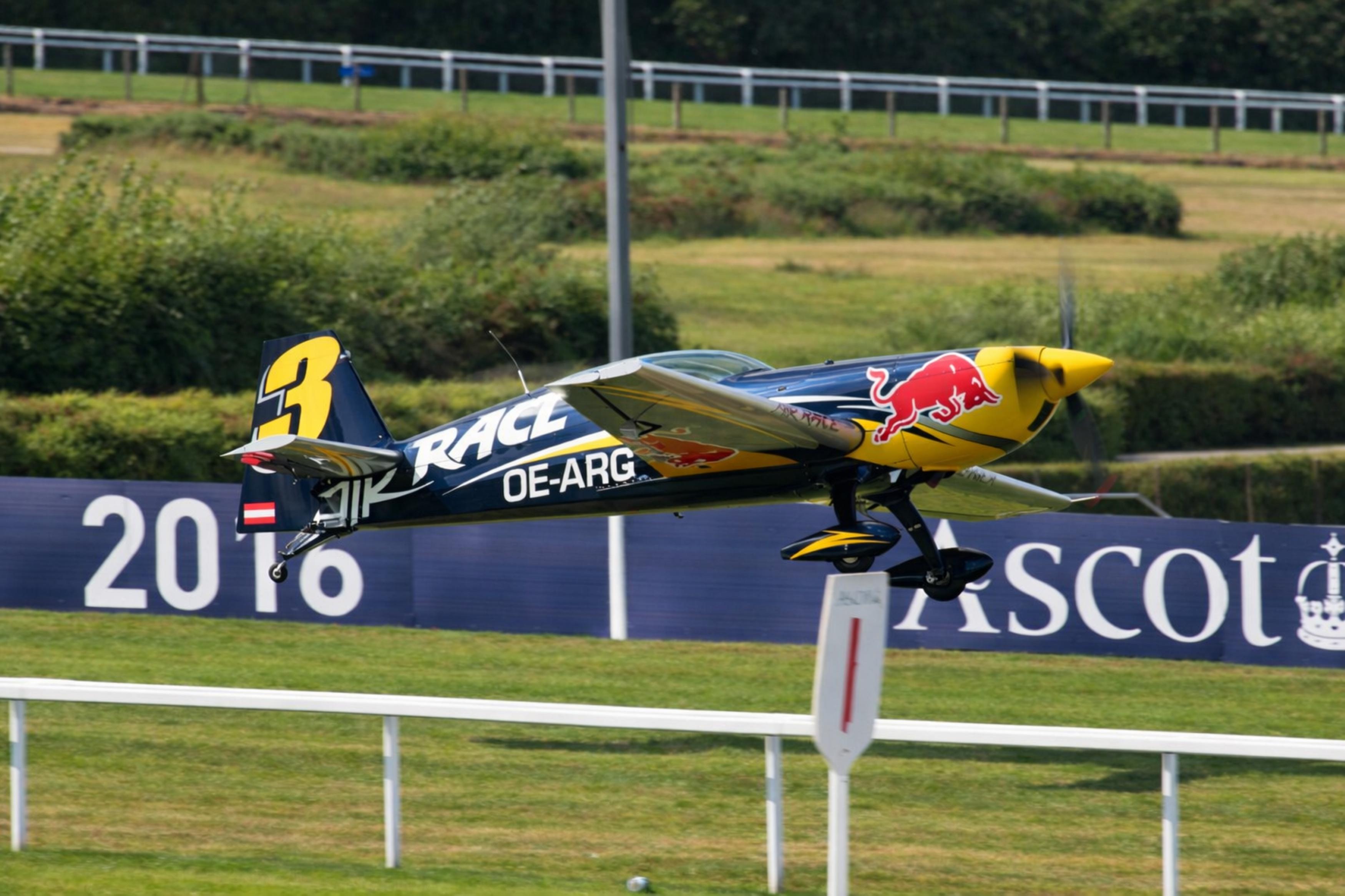 OE-ARQ photo, click to enlarge
