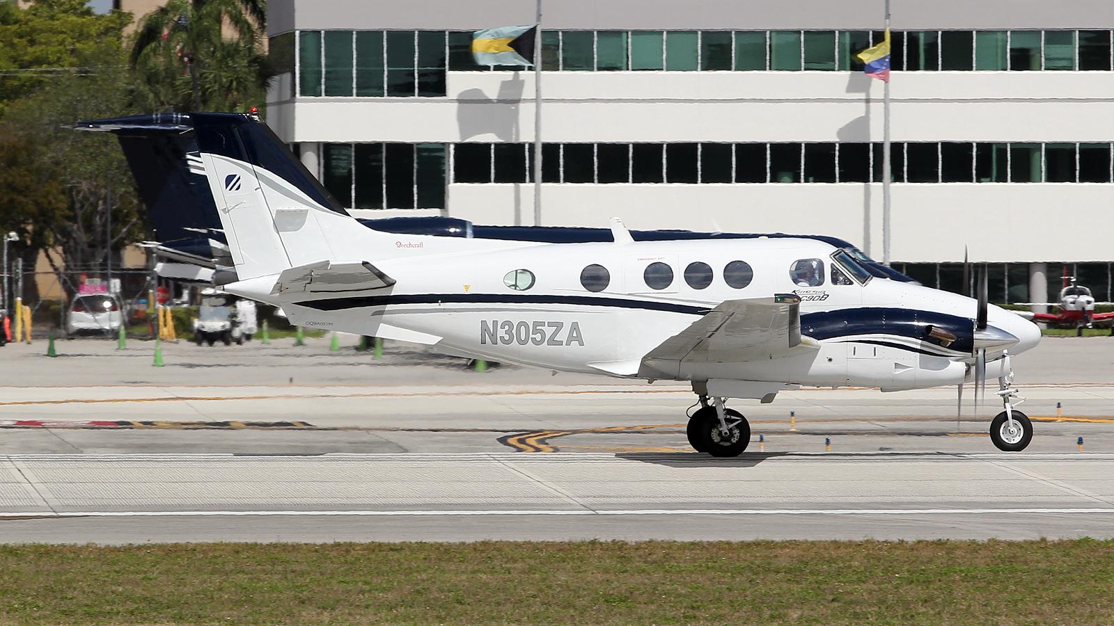N834JB photo, click to enlarge
