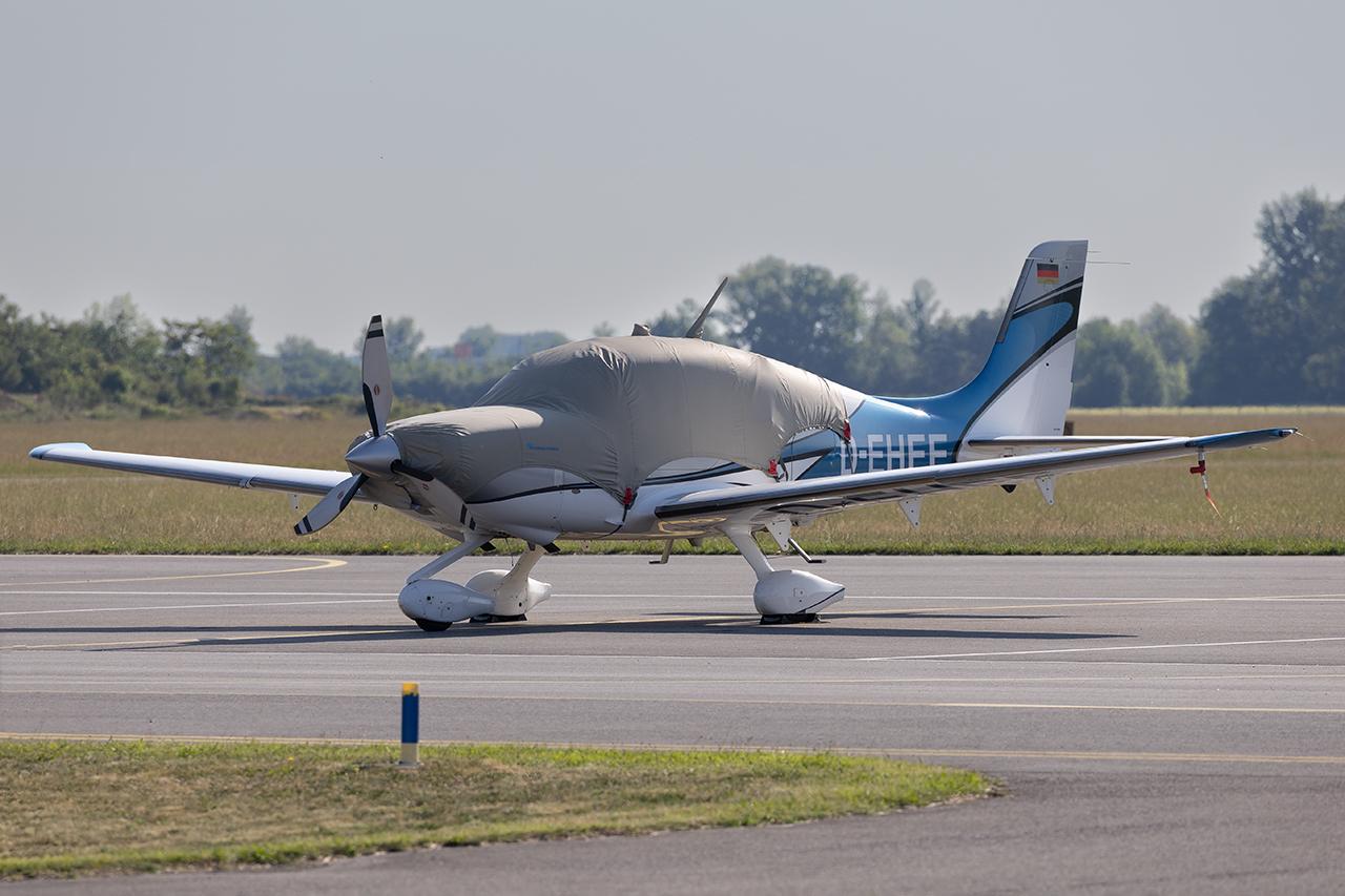 D-EHEE photo, click to enlarge