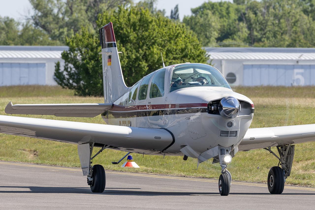D-EEKE photo, click to enlarge