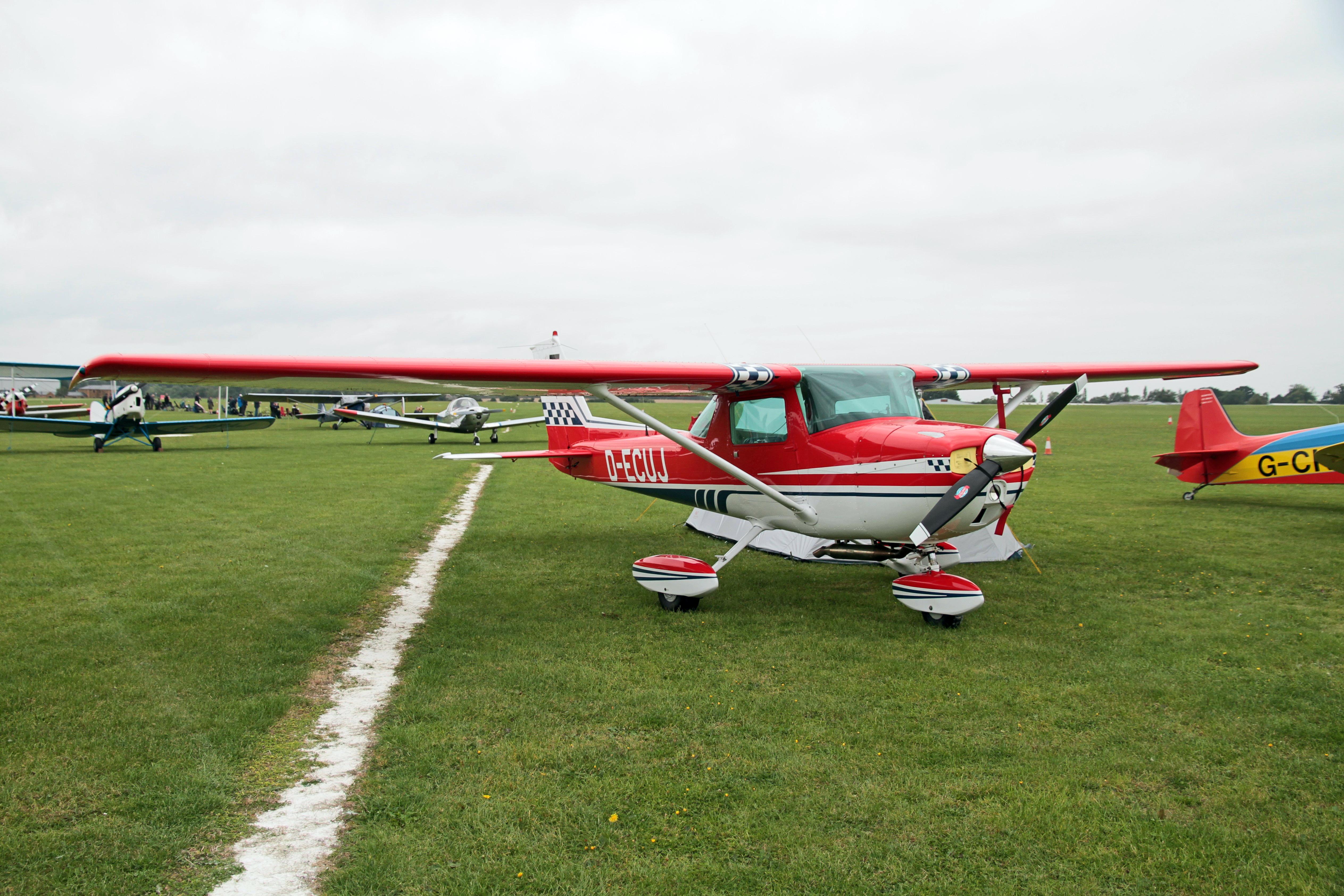 D-ECUJ photo, click to enlarge