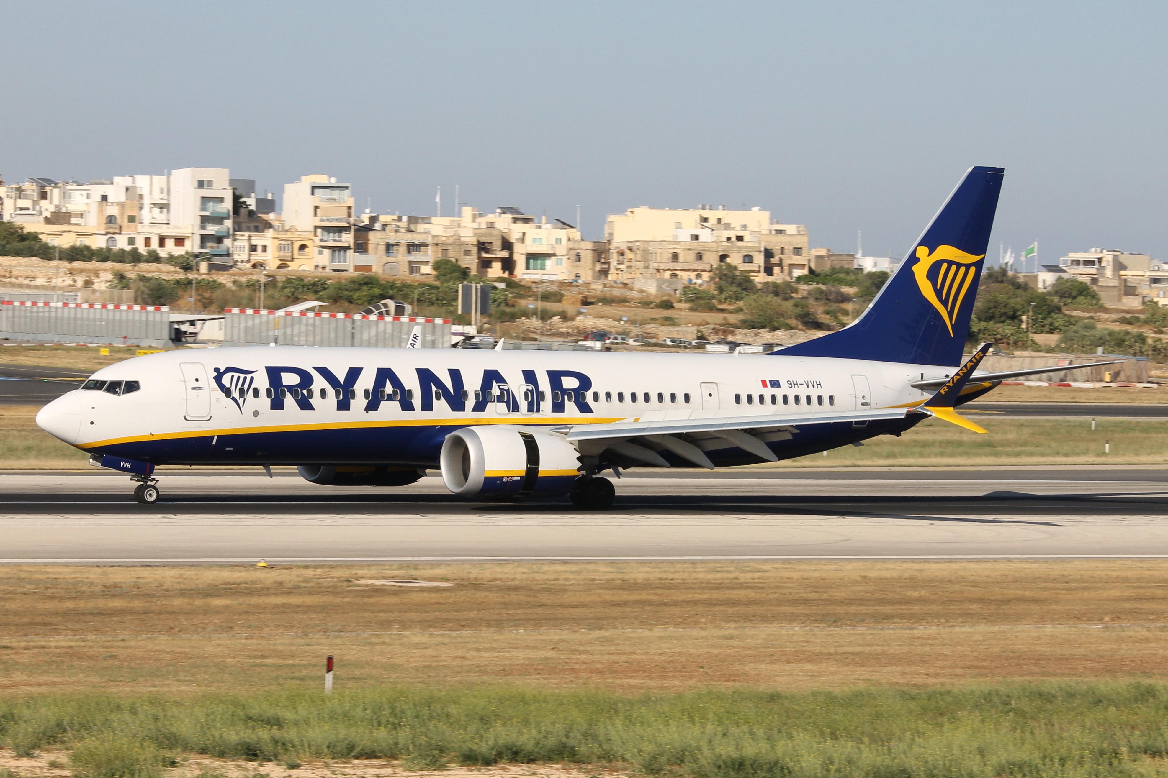 9H-VVH @ LMML - Boeing 737-8200 MAX reg 9H-VVH of Malta Air just landed in Malta RW31. - by raymond