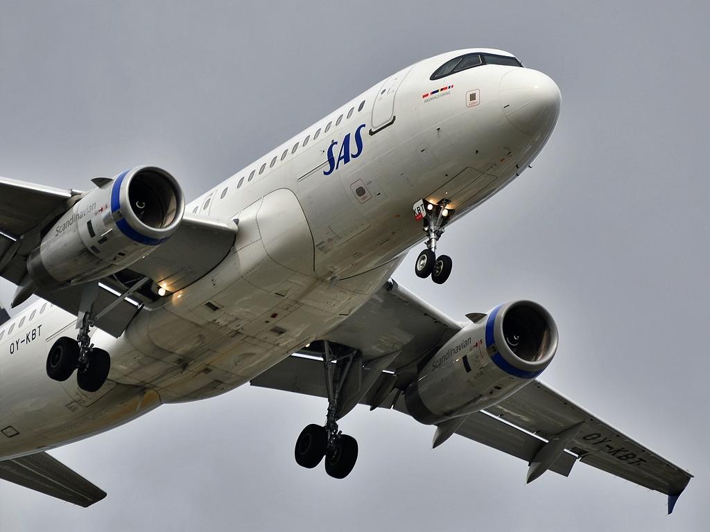OY-KBT photo, click to enlarge