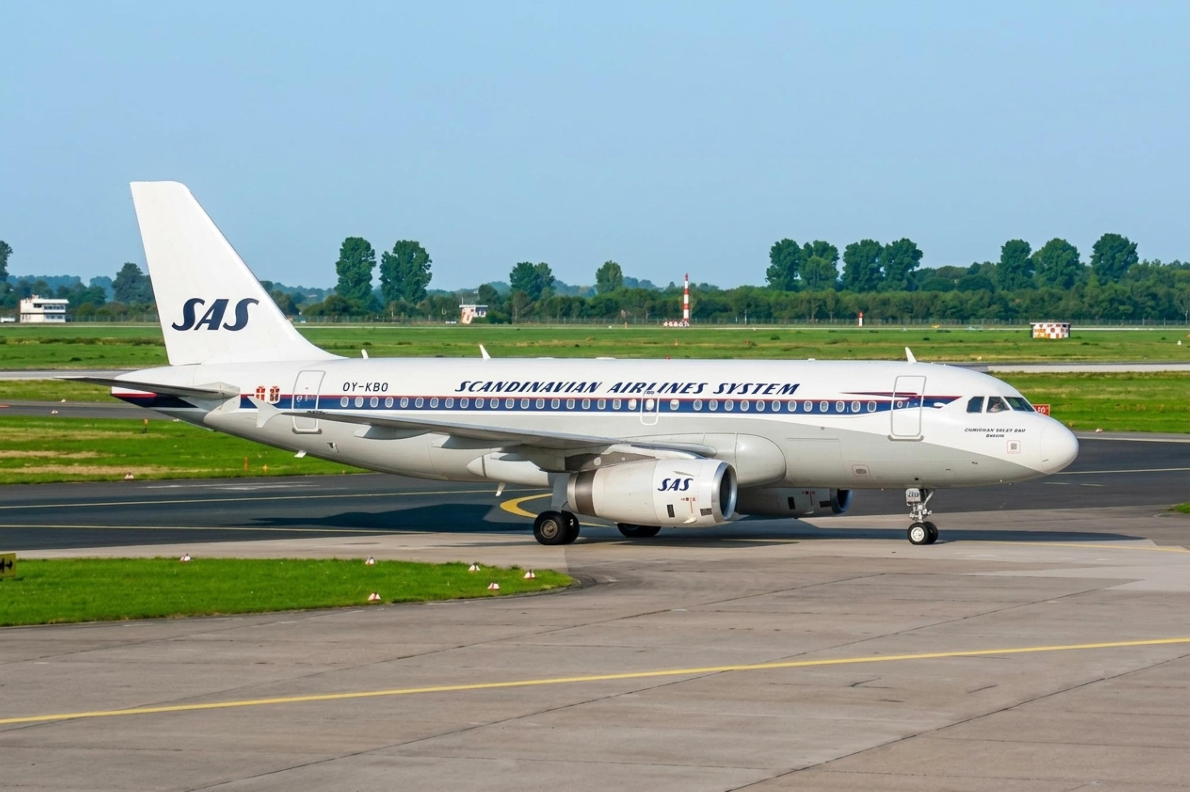 OY-KBO @ EDDL - OY-KBO 2006 A319-100 SAS DUS  - by PhilR