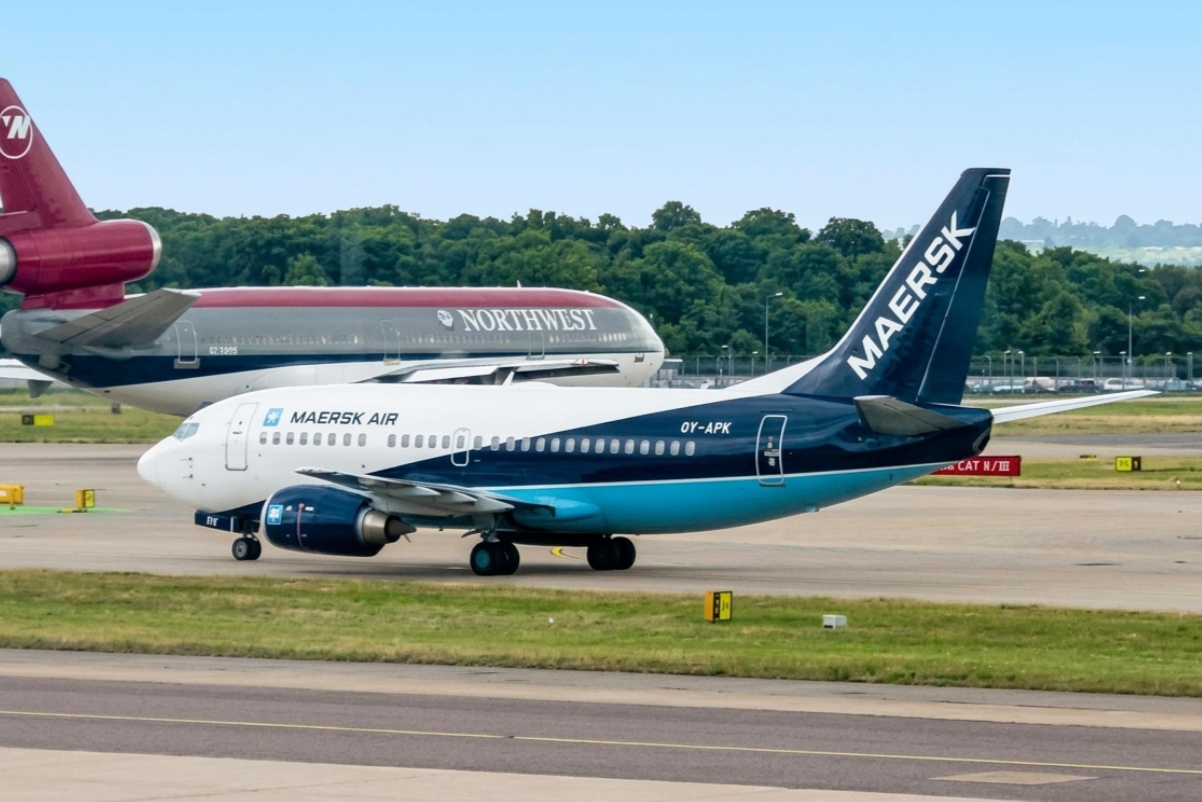 OY-APK @ EDDL - OY-APK 1997 B737-500 Maersk Air LGW  - by PhilR