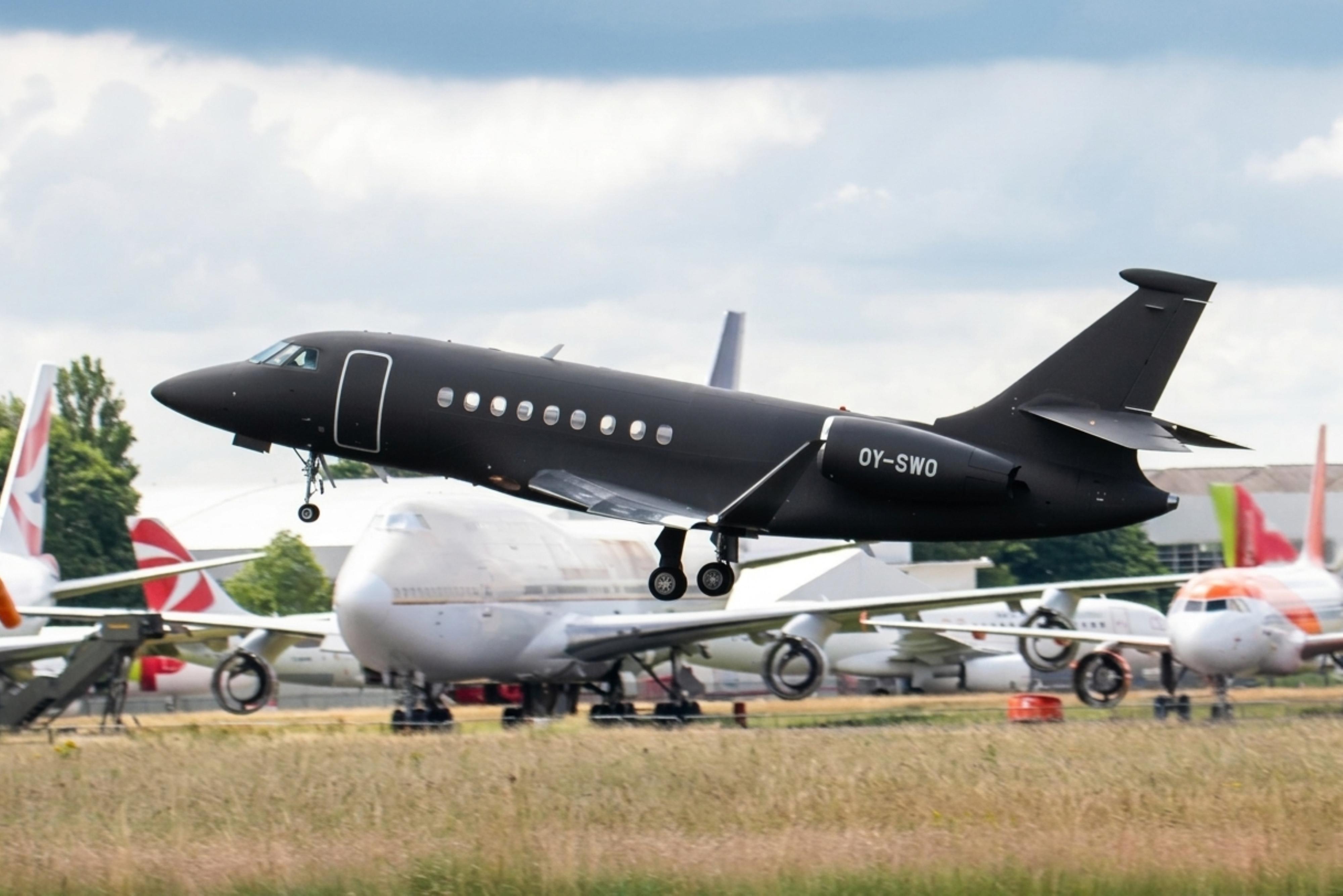 OY-SWO @ EGBP - OY-SWO 20014 Dassault Falcon 2000S Blackbird Air Charter Kemble (1).JPG - by PhilR