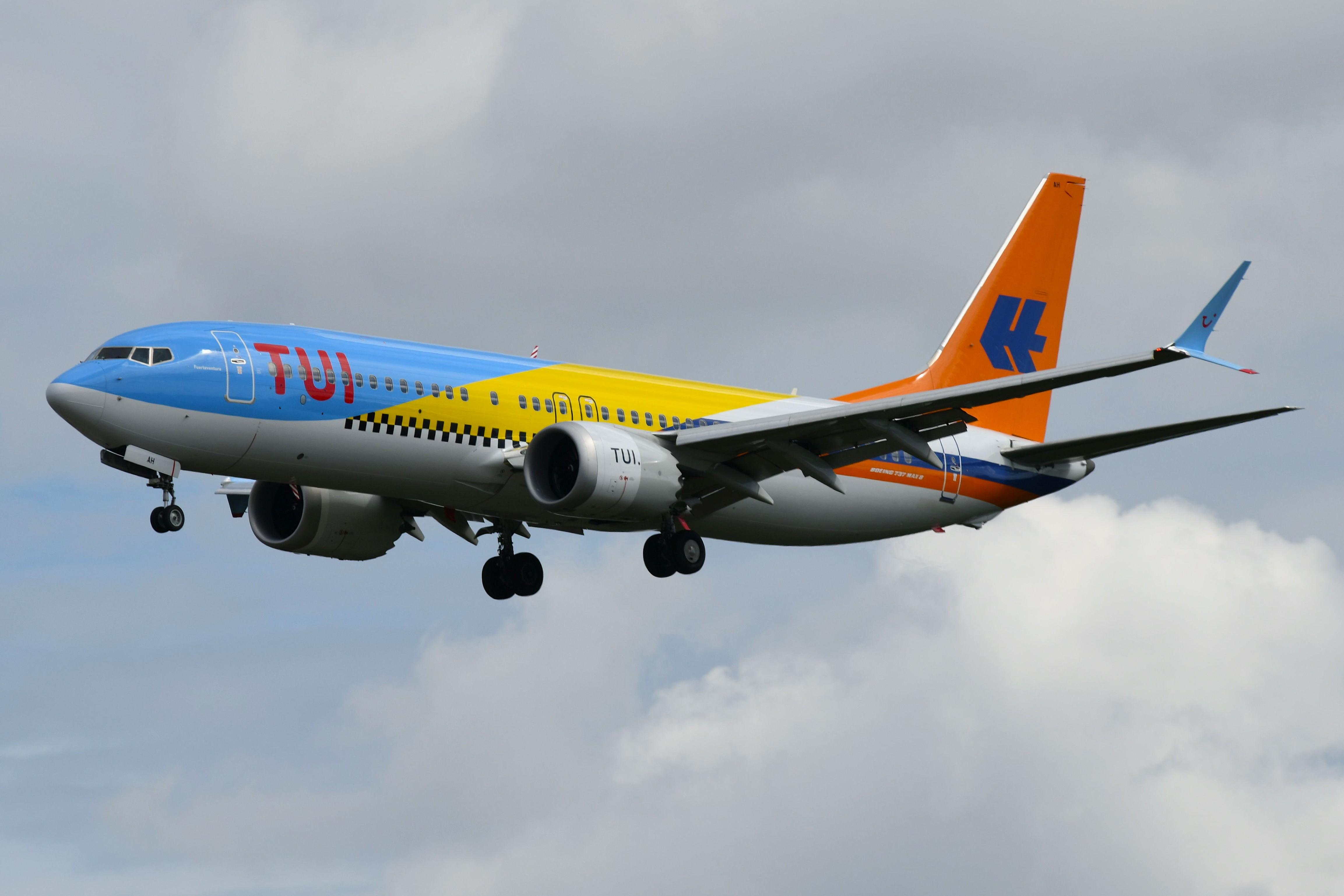 D-AMAH @ EDDF - TUI B738M in hybryd (historical) colors  - by FerryPNL