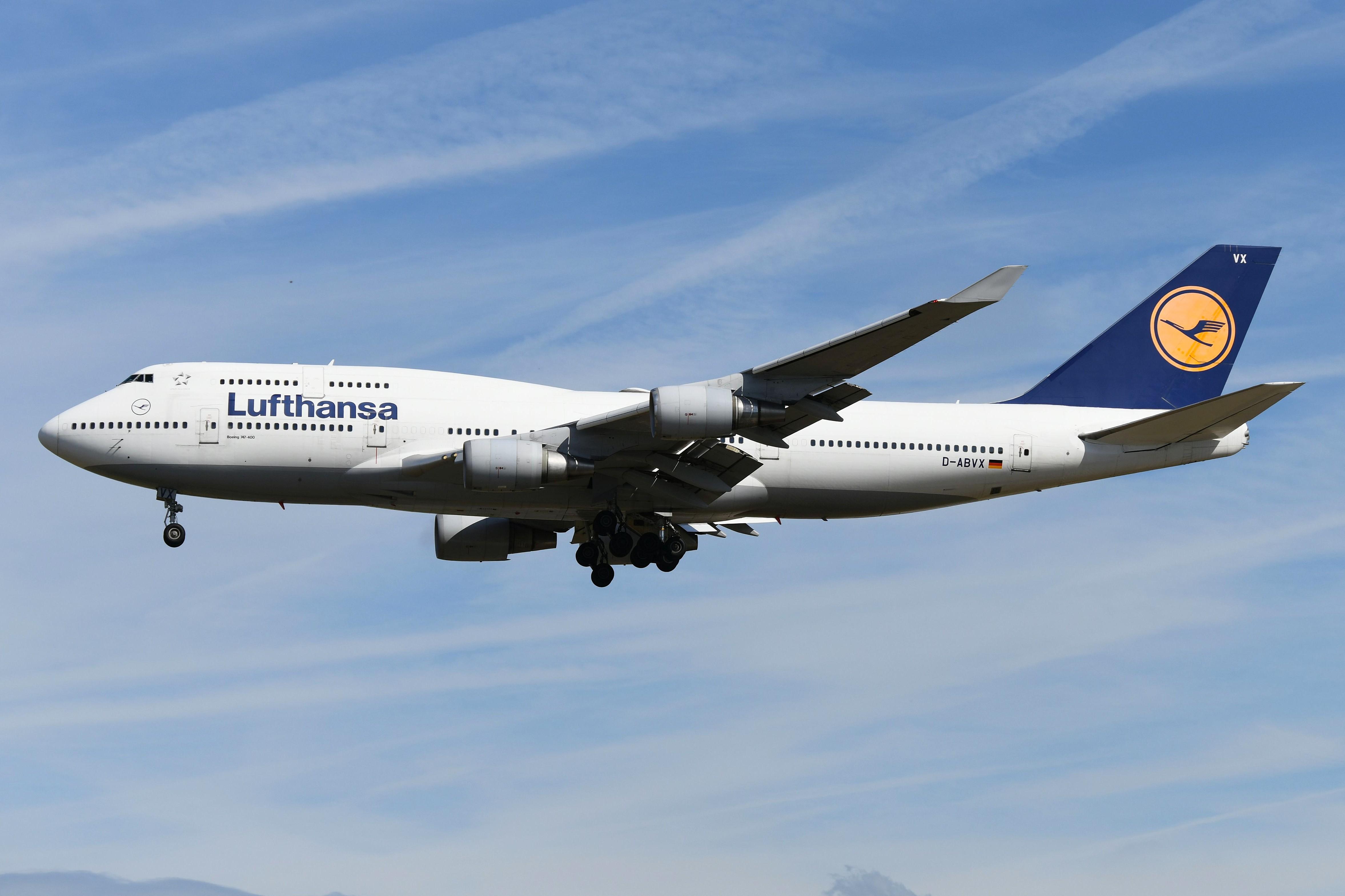 D-ABVX @ EDDF - Lufthansa B744 on short final - by FerryPNL