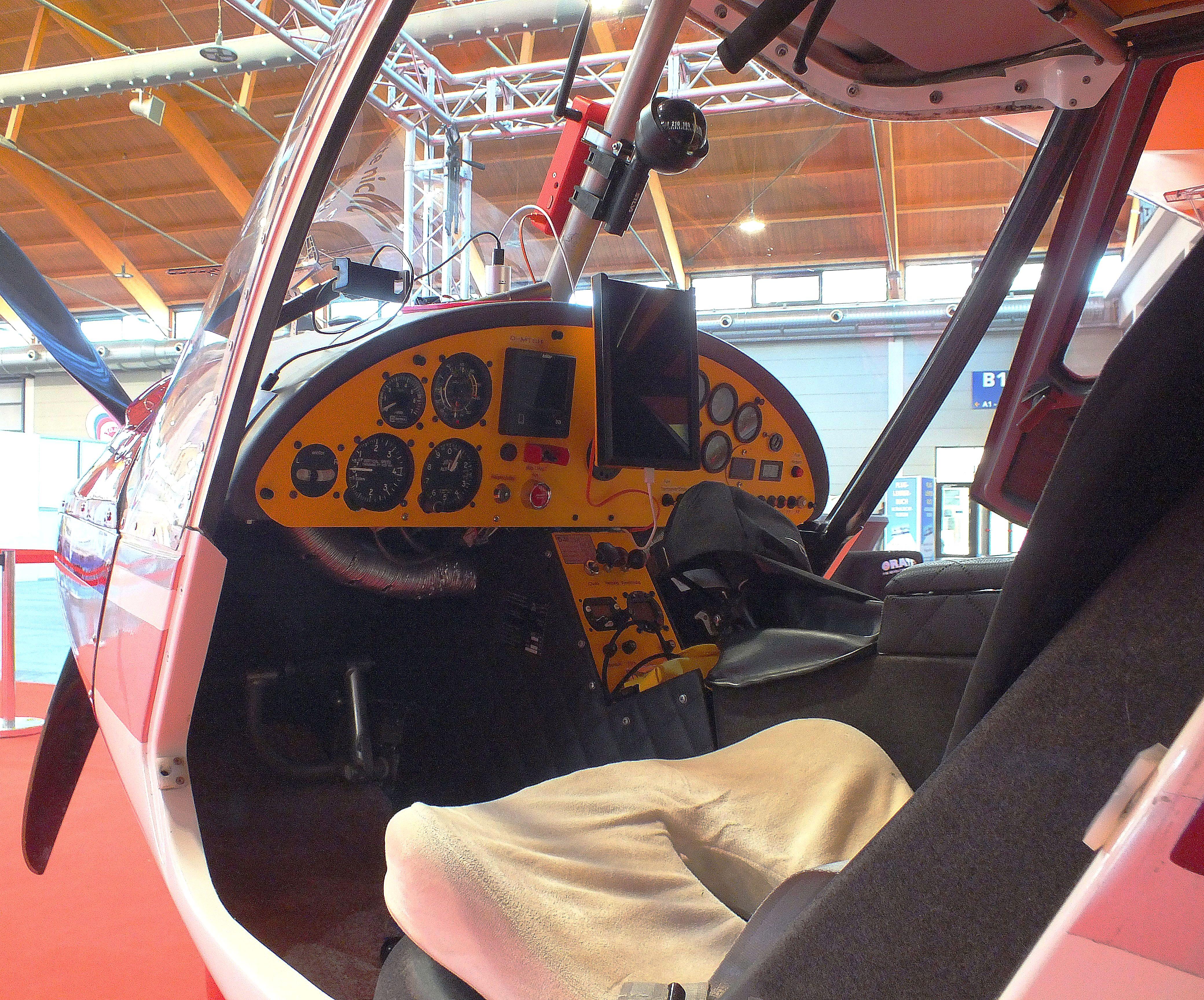 D-MTSH @ EDNY - Comco Ikarus C42B at the AERO 2026, Friedrichshafen #c - by iwarnecke