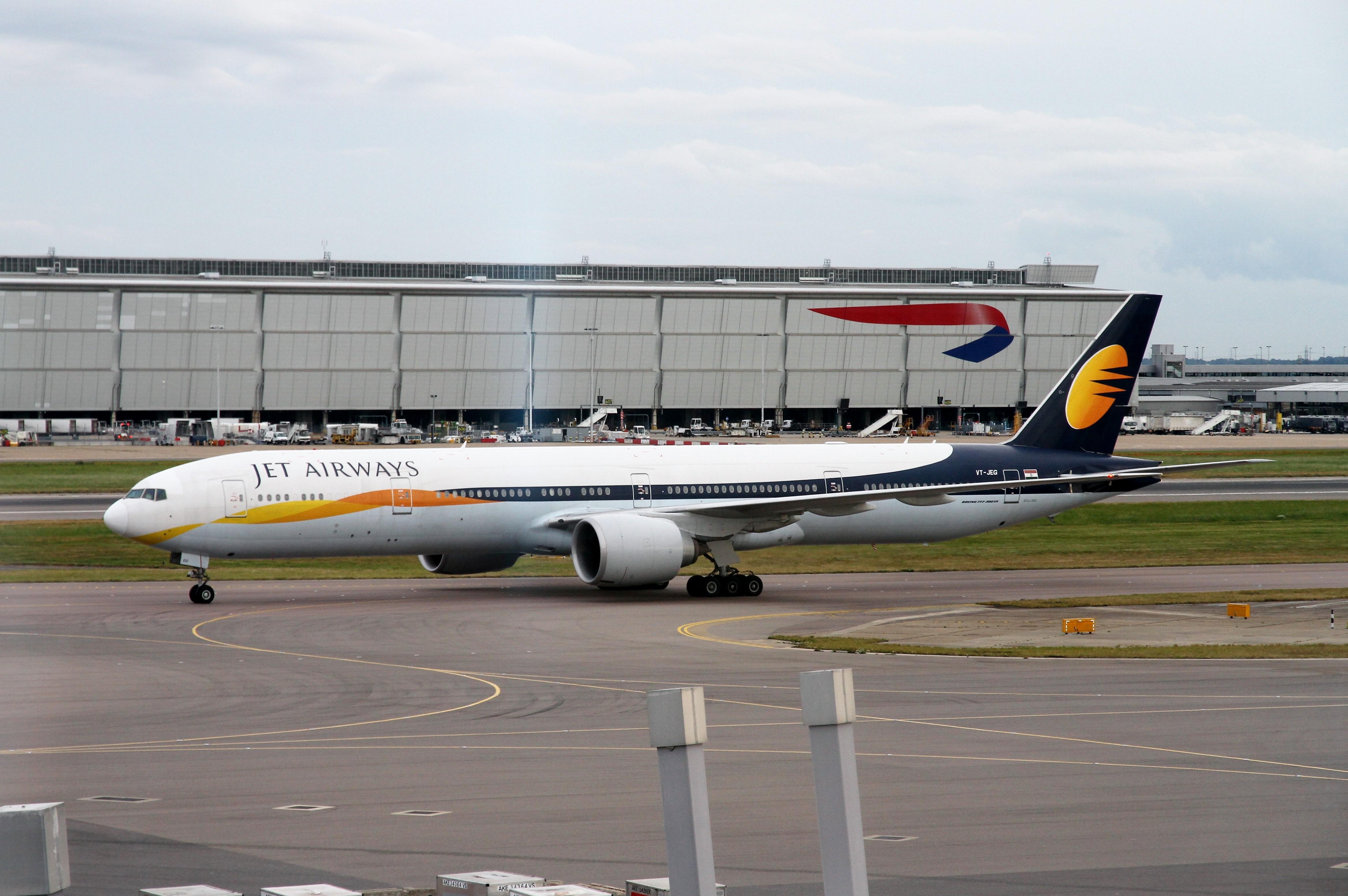 VT-JEG @ EGLL - VT-JEG 2007 B777-300 Jet International LHR - by PhilR