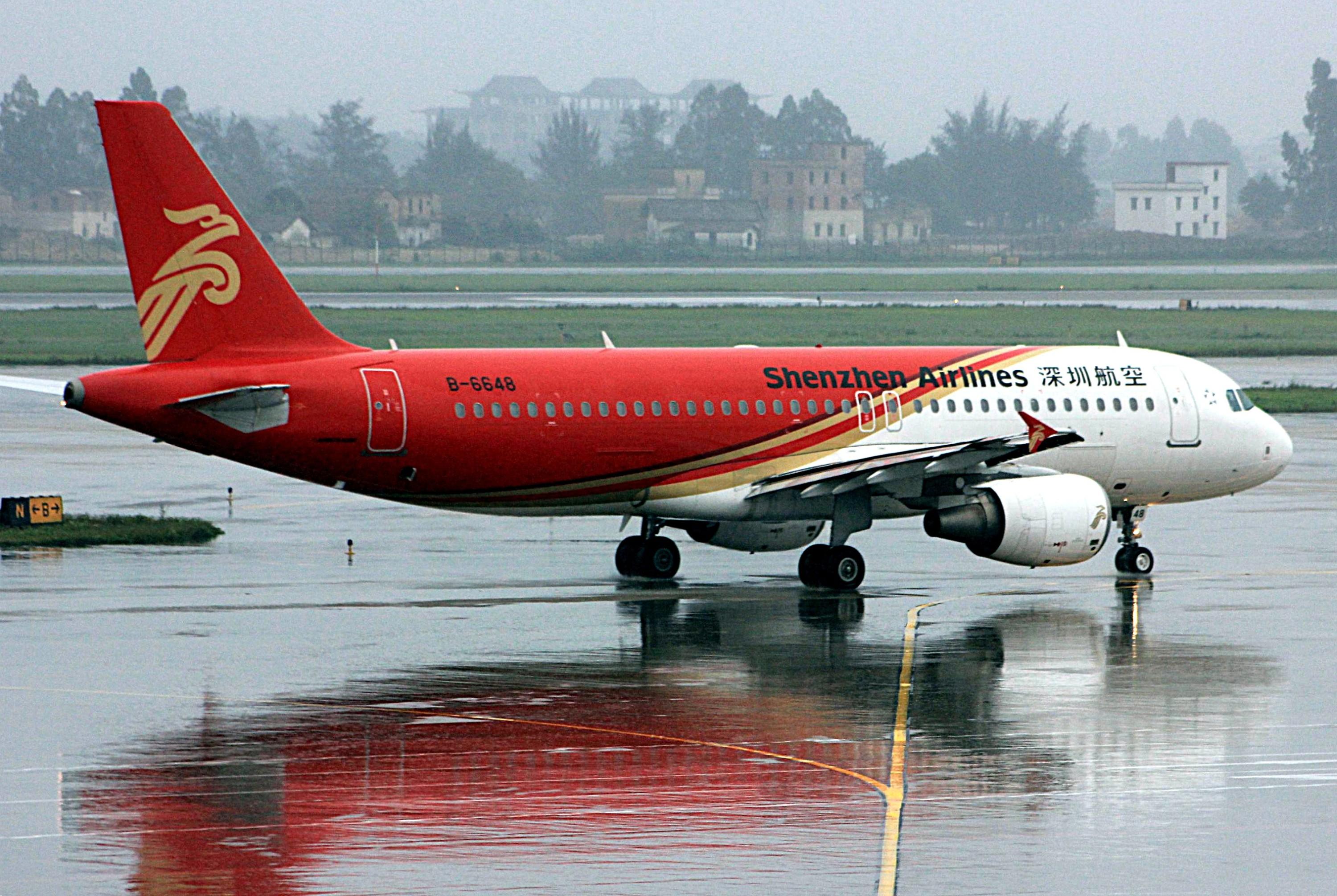 B-6648 @ ZGGG - On a rainy day at Guangzhou, China - by ReinhardJost