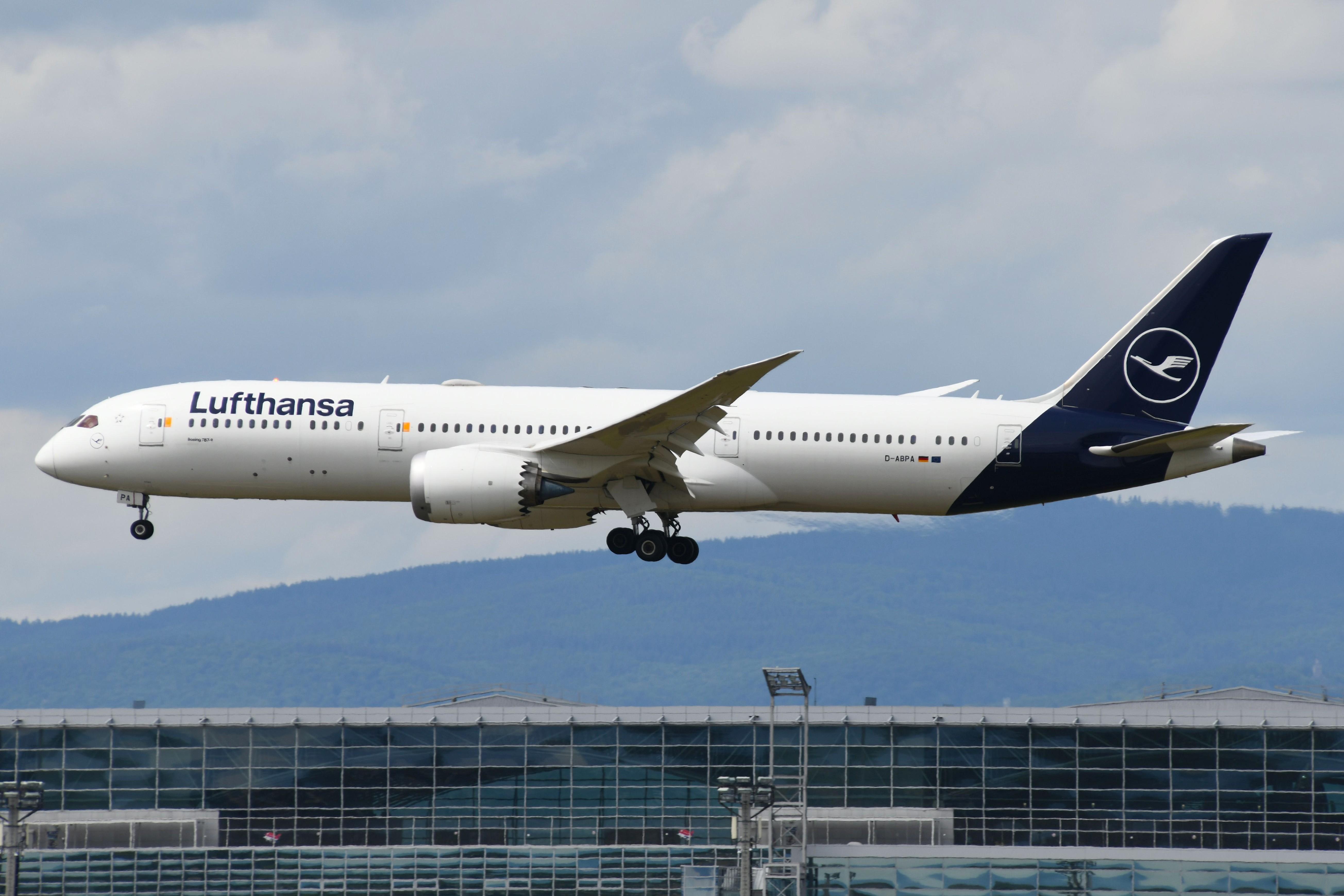 D-ABPA @ EDDF - Lufthansa B789 over the numbers - by FerryPNL
