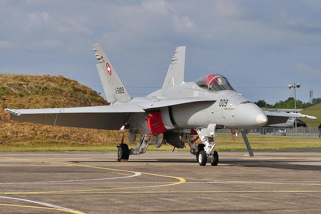 J-5009 @ LFBC - BA120 Cazaux Air Force Base - by Jean Christophe Ravon / FRENCHSKY
