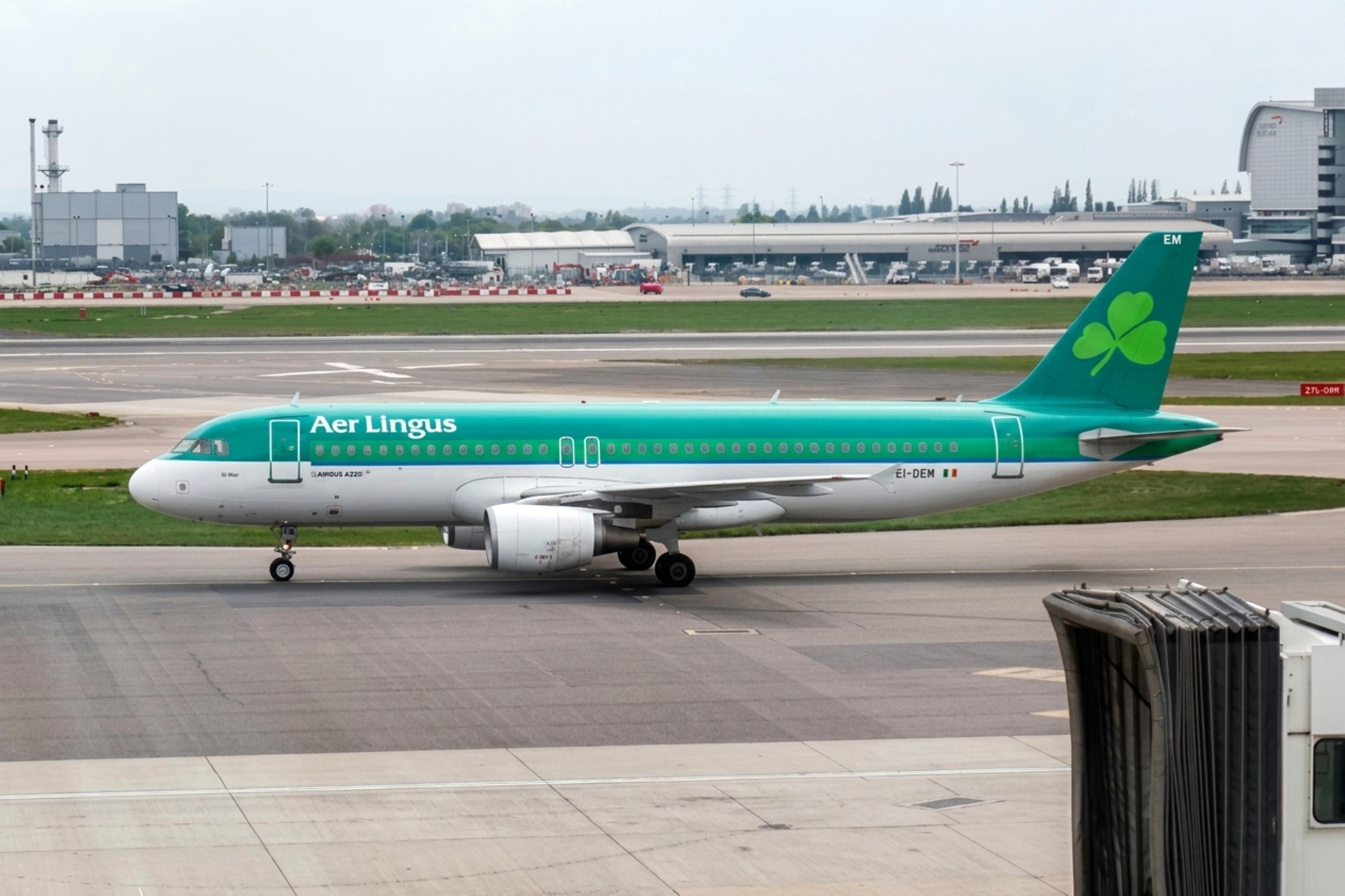 EI-DEM @ EGLL - EI-DEM 2005 A320-200 Aer Lingus LHR - by PhilR