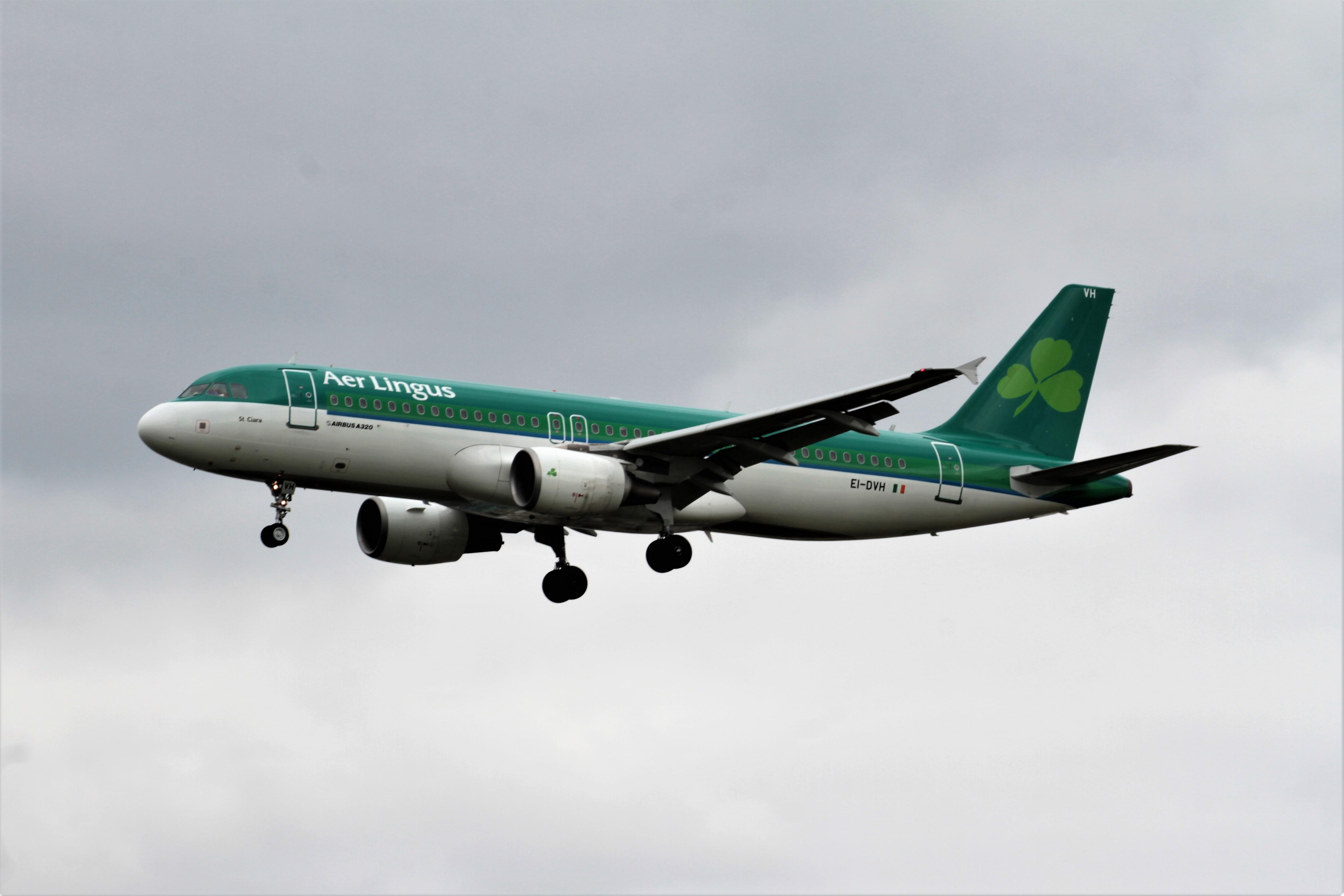 EI-DVH @ EGLL - EI-DVH 2007 A320-200 Bedfont LHR  - by PhilR
