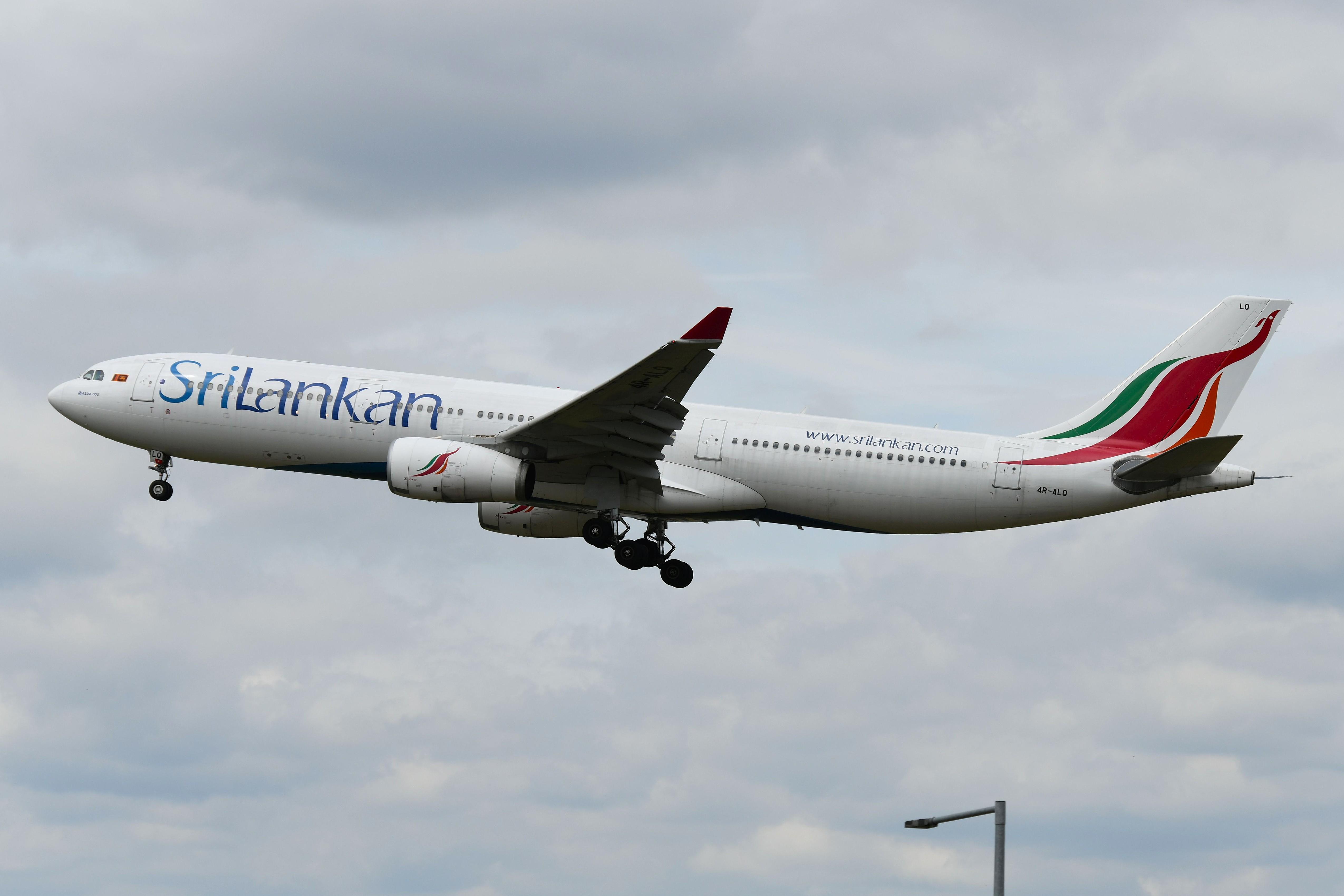4R-ALQ @ EDDF - Srilankan A333 on short final - by FerryPNL