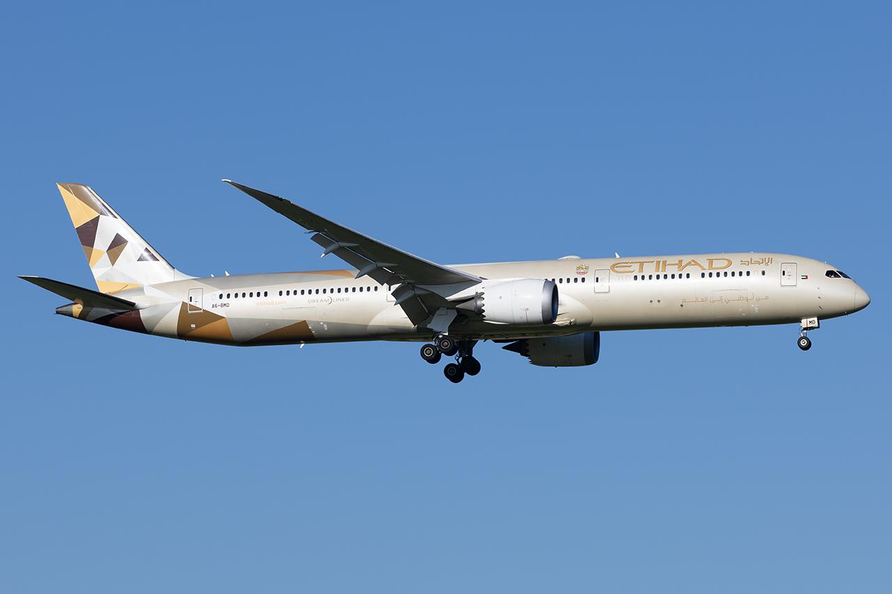 A6-BMD @ LOWW - Ehiad 787-10 - by Andy Graf