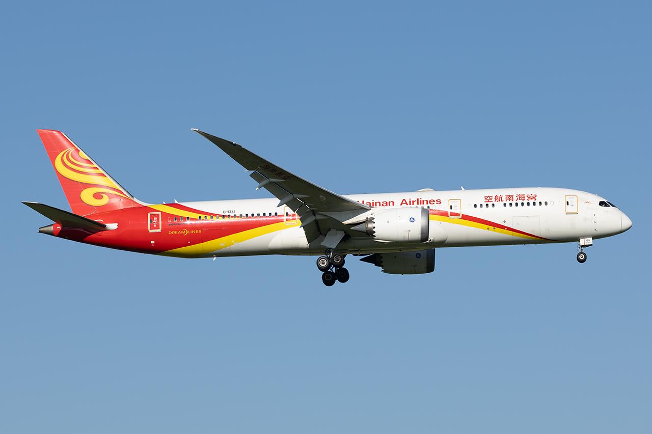 B-1341 @ LOWW - Hainan 787-8 - by Andy Graf